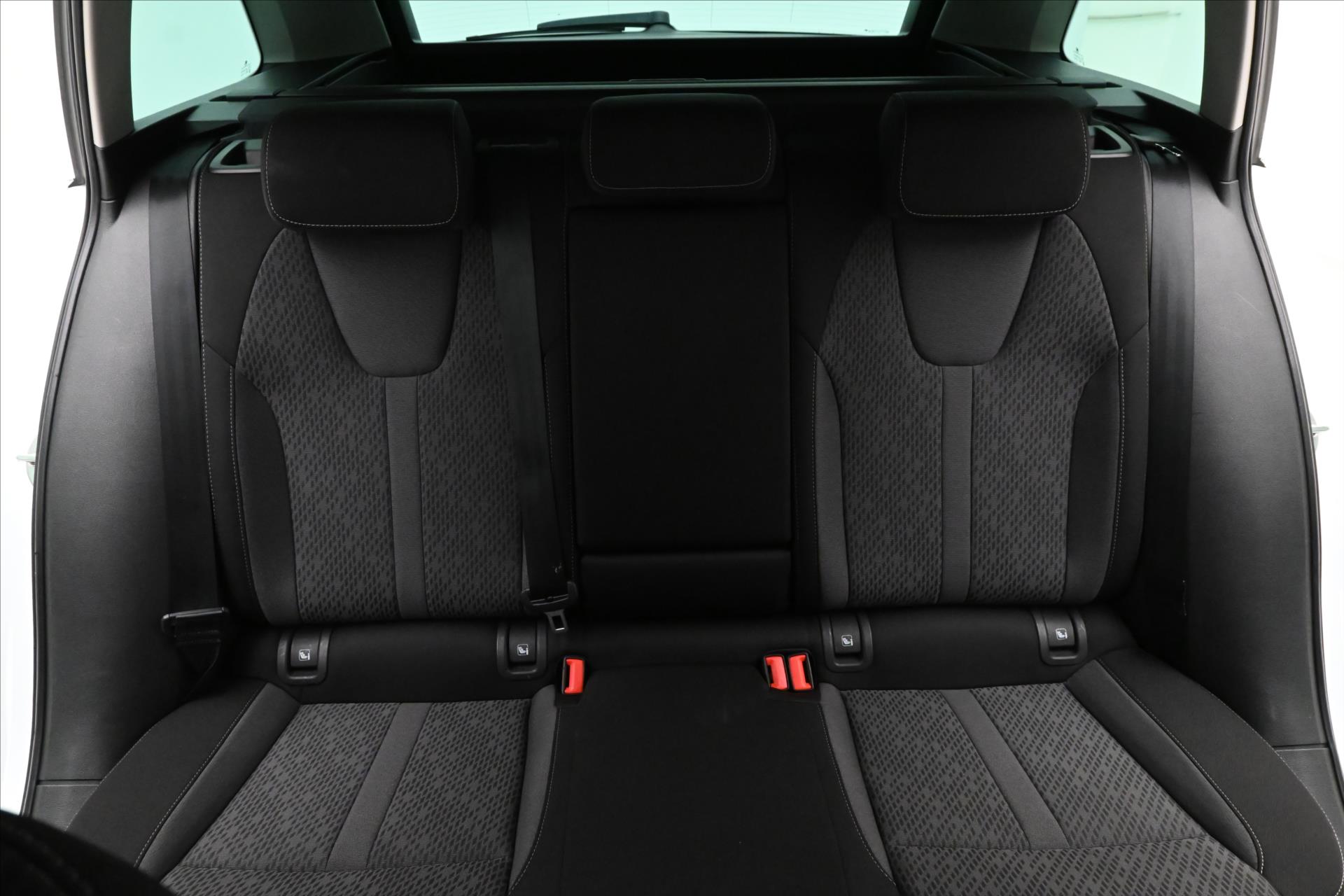 Hlavní fotografie vozu Škoda Octavia 2,0 TDI 110 kW STYLE DSG Záruka až 5 let (25)