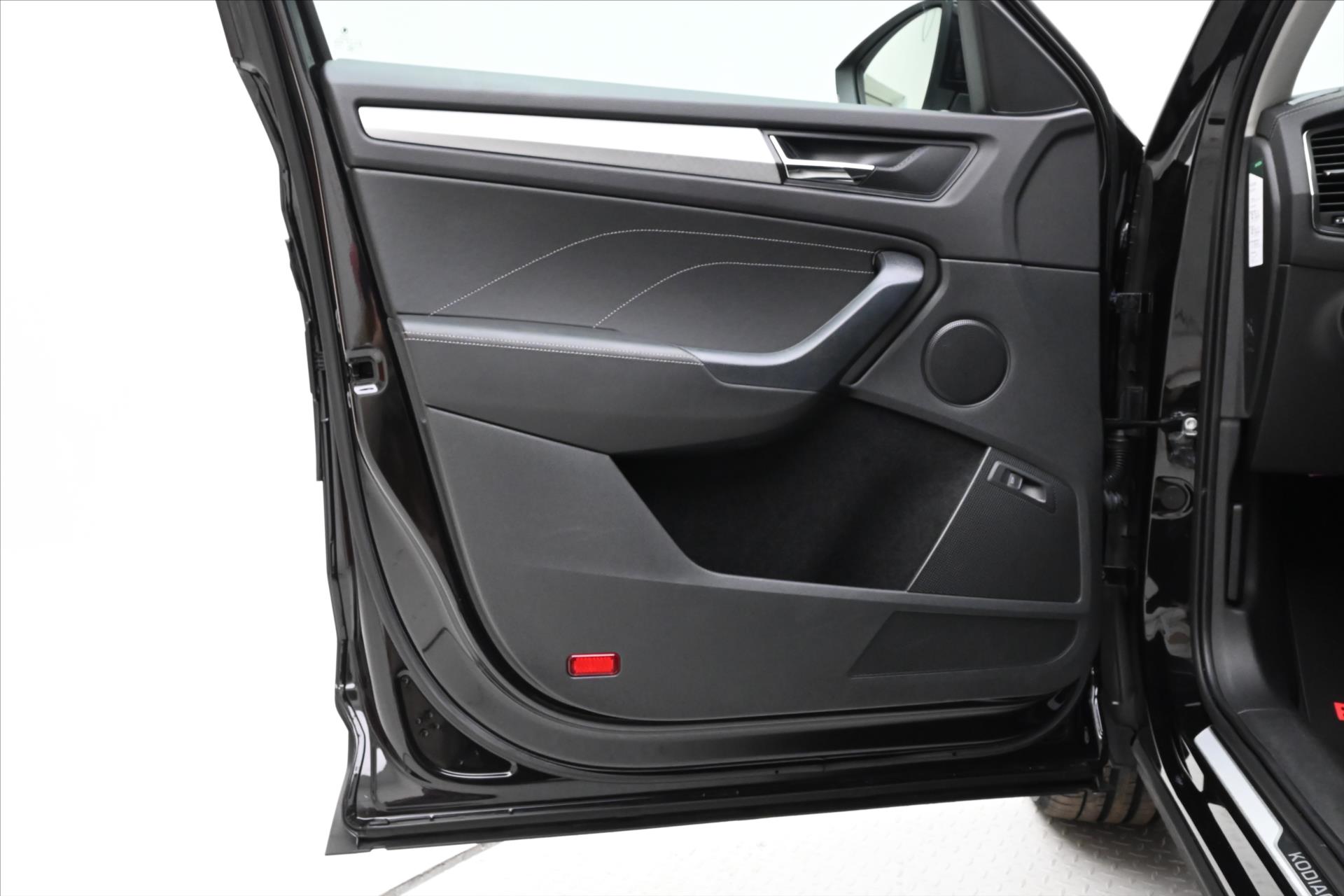 Hlavní fotografie vozu Škoda Kodiaq 2,0 TDI 147 kW 4x4 DSG Ambition Záruka až 5 let (25)