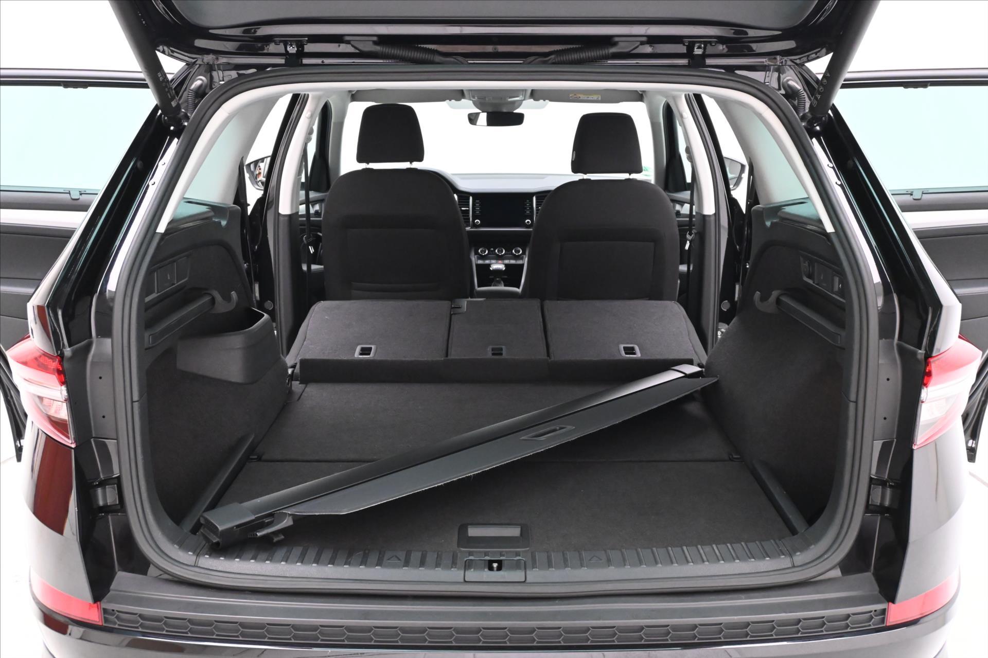 Hlavní fotografie vozu Škoda Kodiaq 2,0 TDI 147kW AMBITION 4x4 DSG Záruka až 5 let (10)