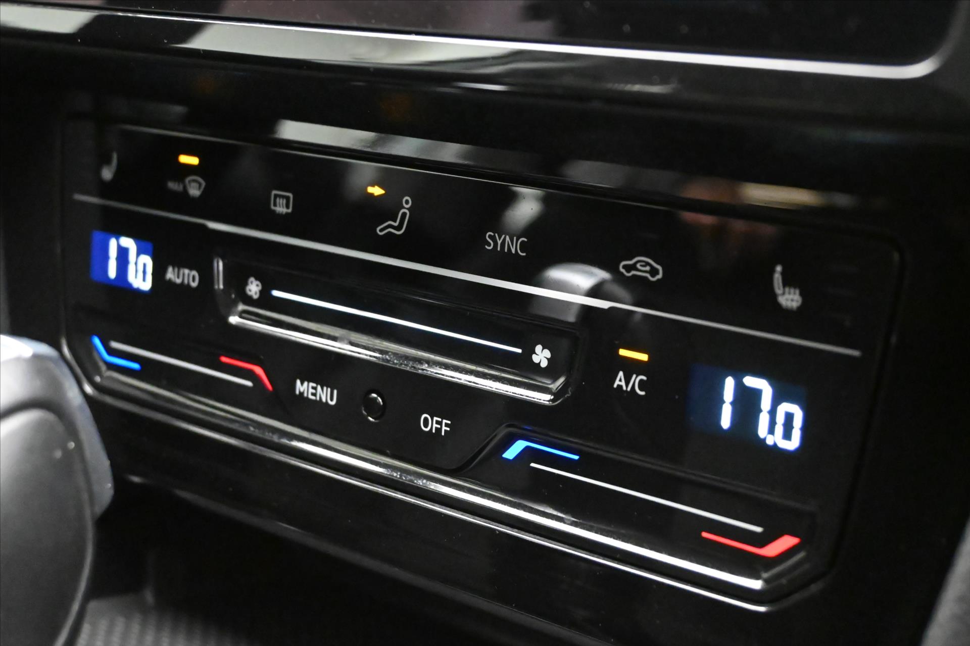 Hlavní fotografie vozu Volkswagen Passat 2,0 TDI 110 kW DSG Business Záruka až 5 let (19)