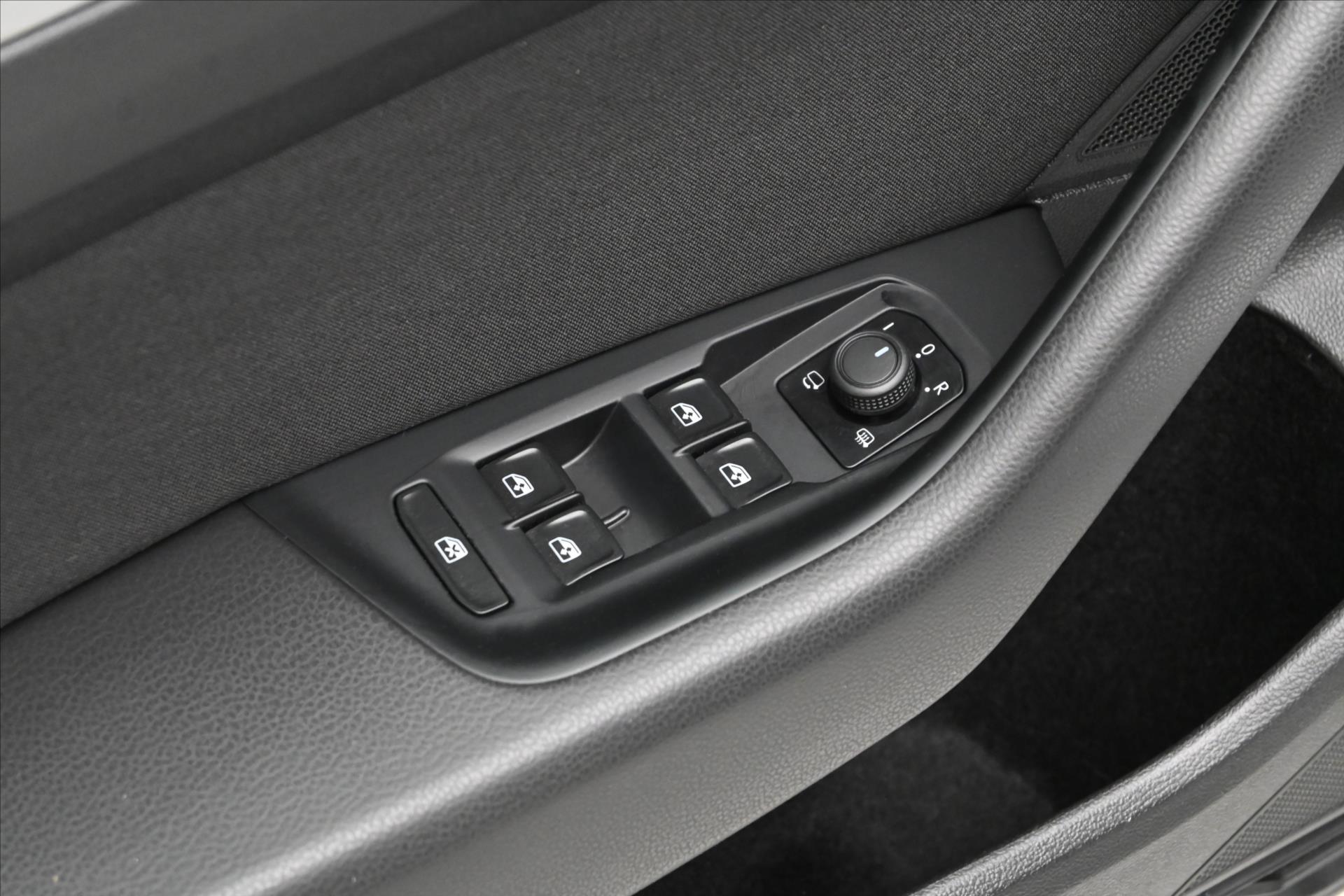 Hlavní fotografie vozu Volkswagen Passat 2,0 TDI 110 kW DSG Business Záruka až 5 let (23)