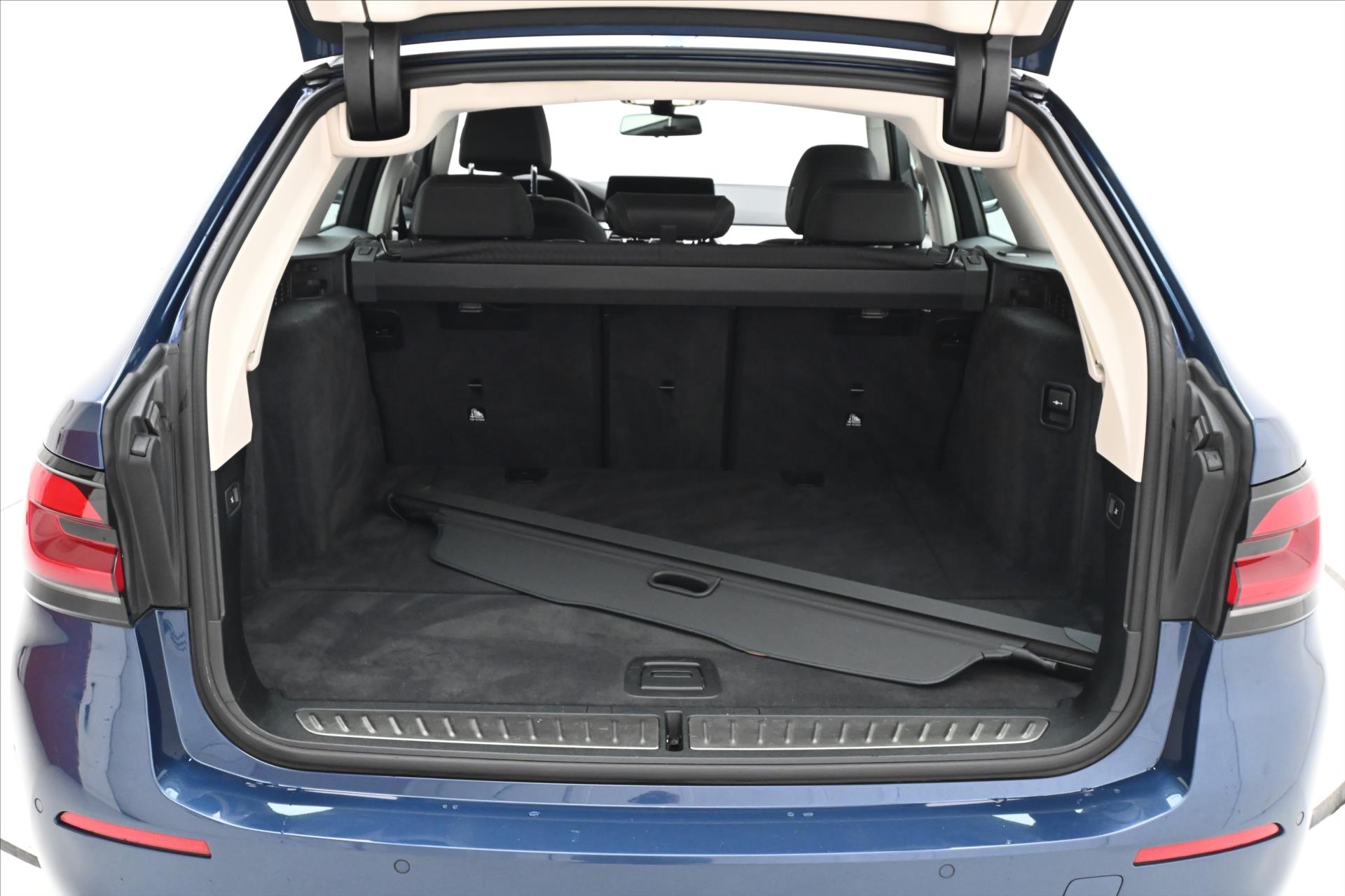 Hlavní fotografie vozu BMW Řada 5 3,0 530d 210 kW AT8 LED Záruka až 5 let (10)