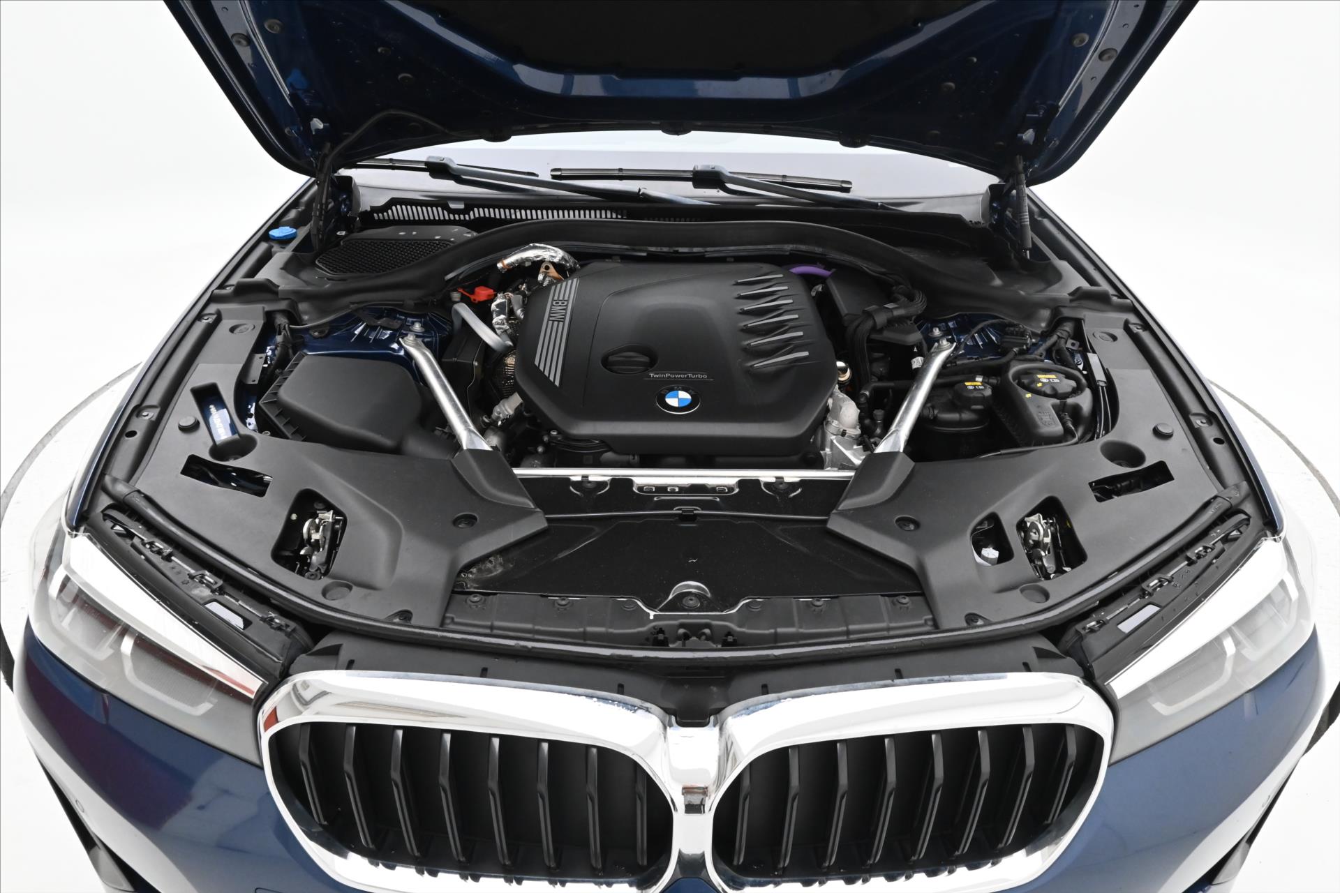 Hlavní fotografie vozu BMW Řada 5 3,0 530d 210 kW AT8 LED Záruka až 5 let (9)