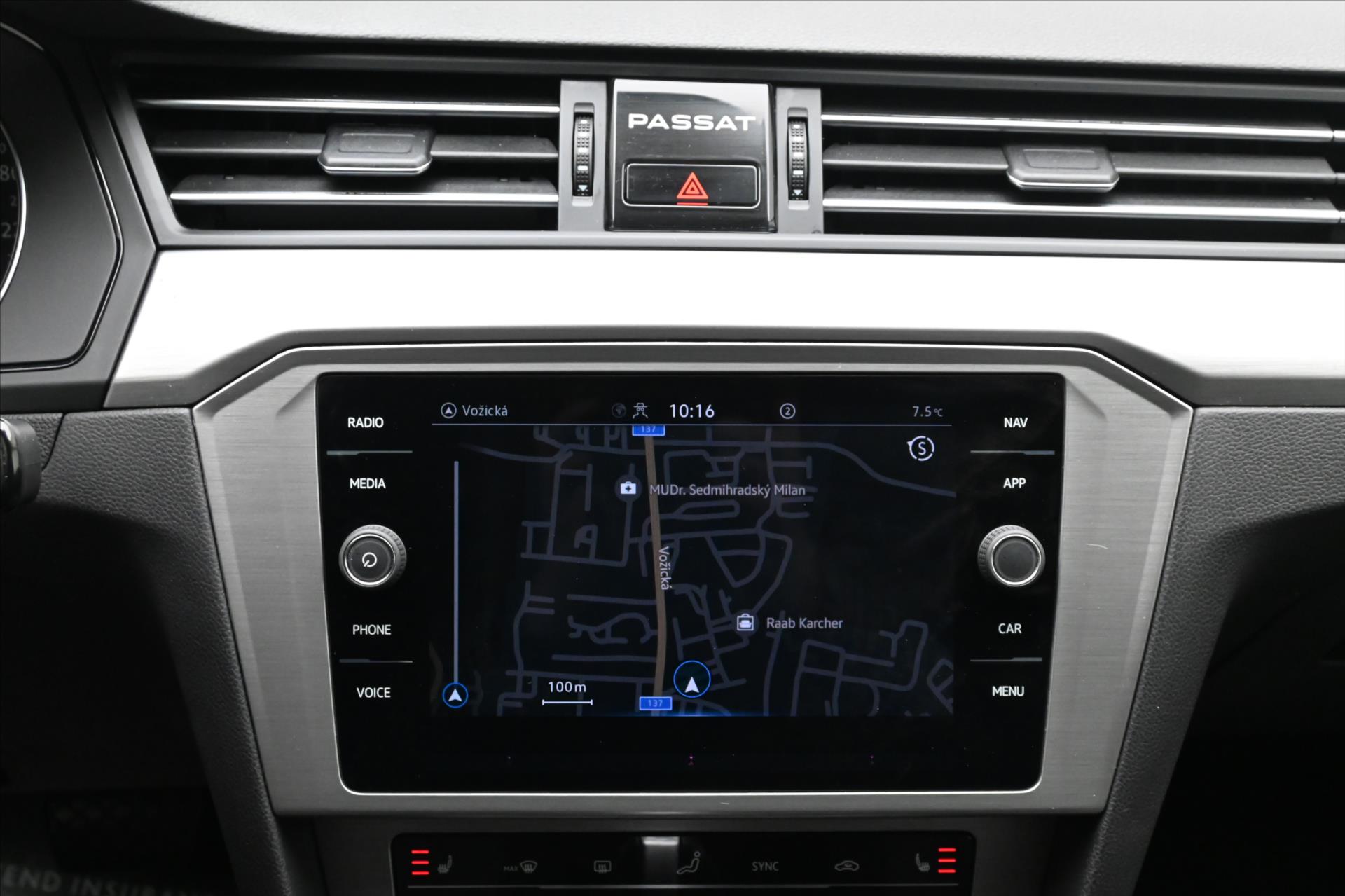 Hlavní fotografie vozu Volkswagen Passat 2,0 TDI 110 kW DSG Navi Záruka až 5 let (20)