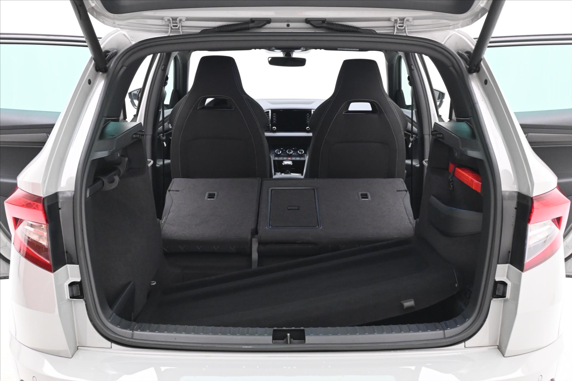 Hlavní fotografie vozu Škoda Karoq 1,5 TSI 110 kW DSG Sportline Záruka až 5 let (12)