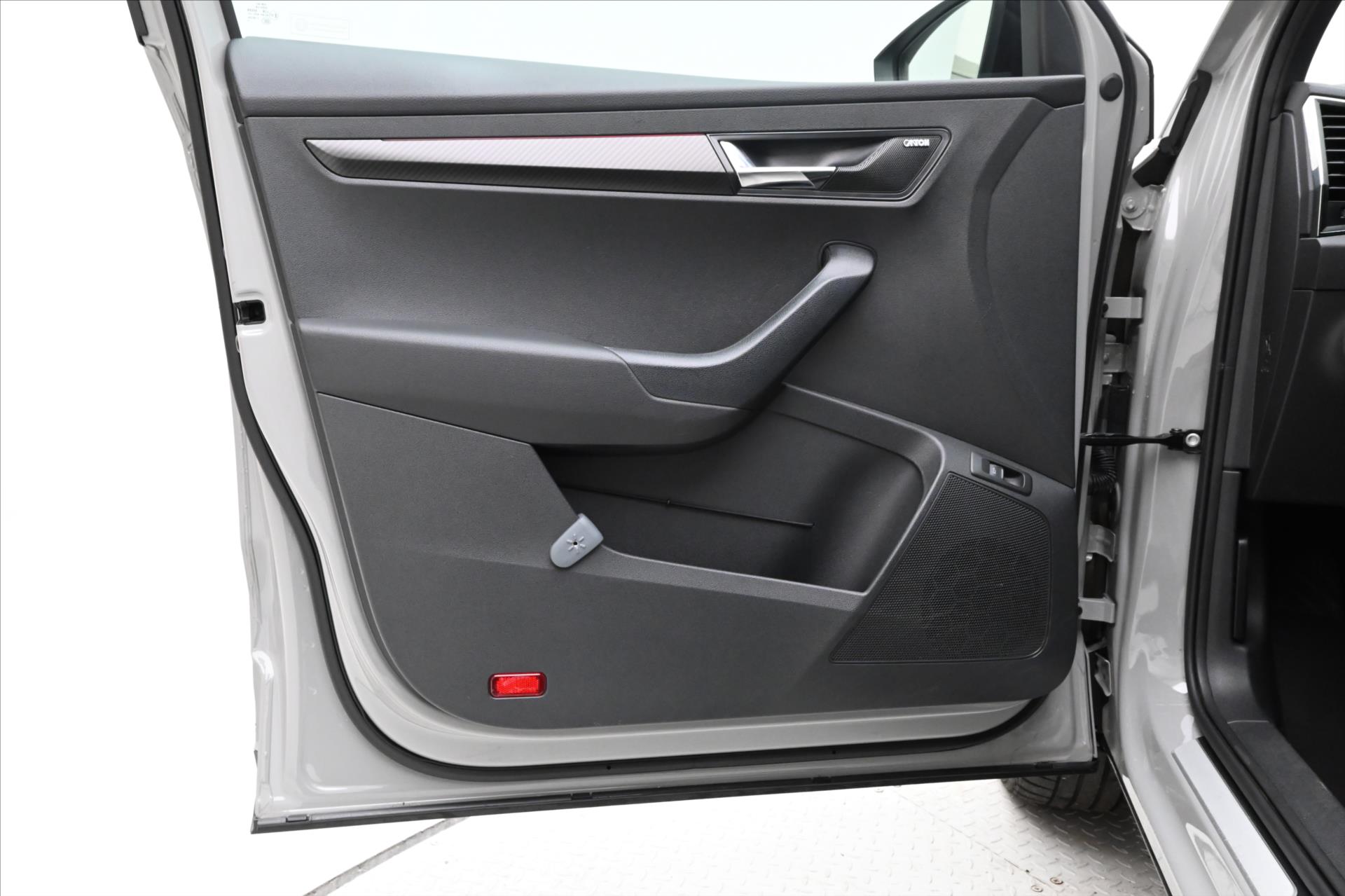 Hlavní fotografie vozu Škoda Karoq 1,5 TSI 110 kW DSG Sportline Záruka až 5 let (25)