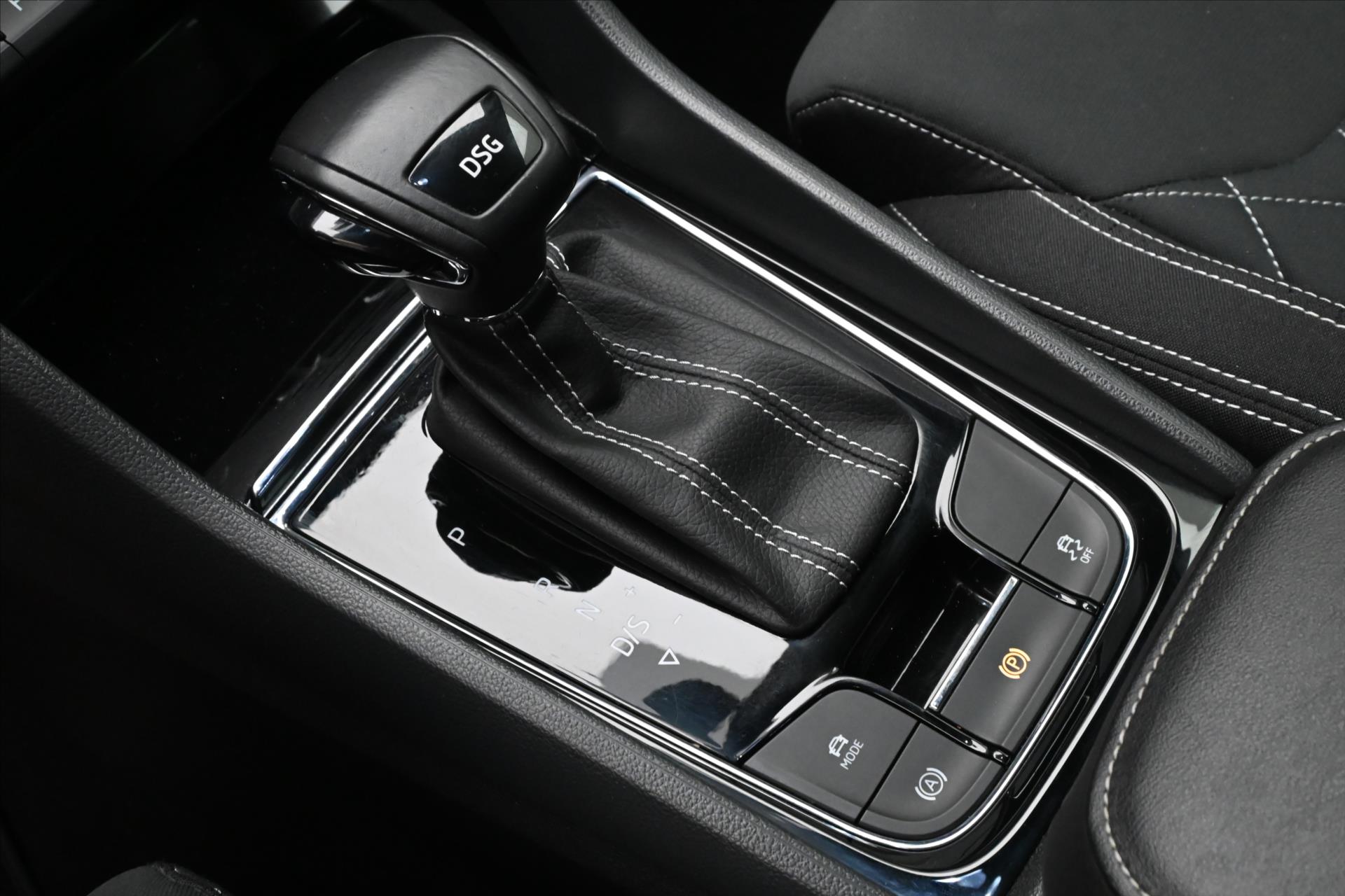 Hlavní fotografie vozu Škoda Karoq 1,5 TSi 110kW DSG Sportline ZÁRUKA AŽ 5 LET (22)