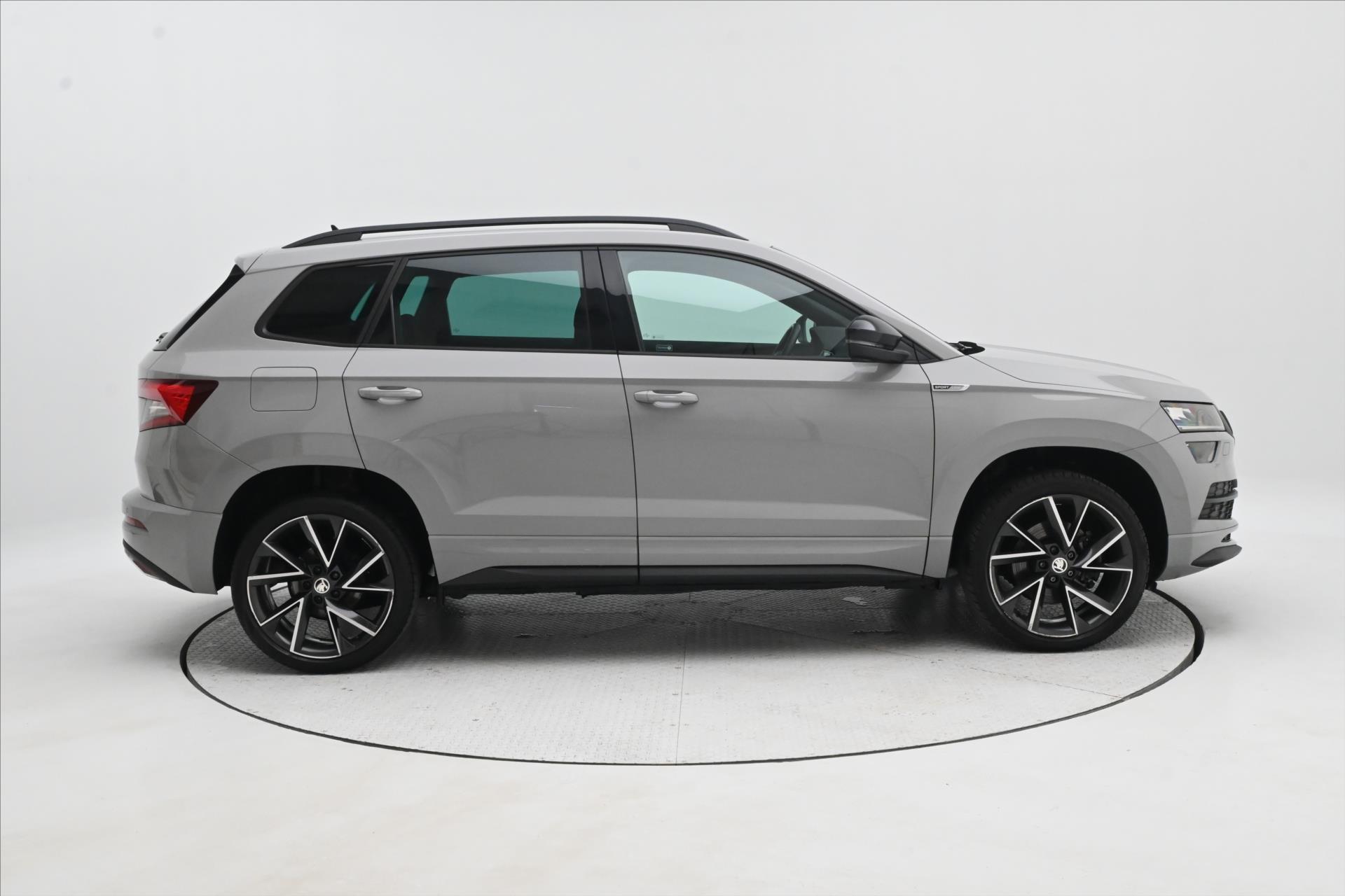 Hlavní fotografie vozu Škoda Karoq 1,5 TSi 110kW DSG Sportline ZÁRUKA AŽ 5 LET (3)