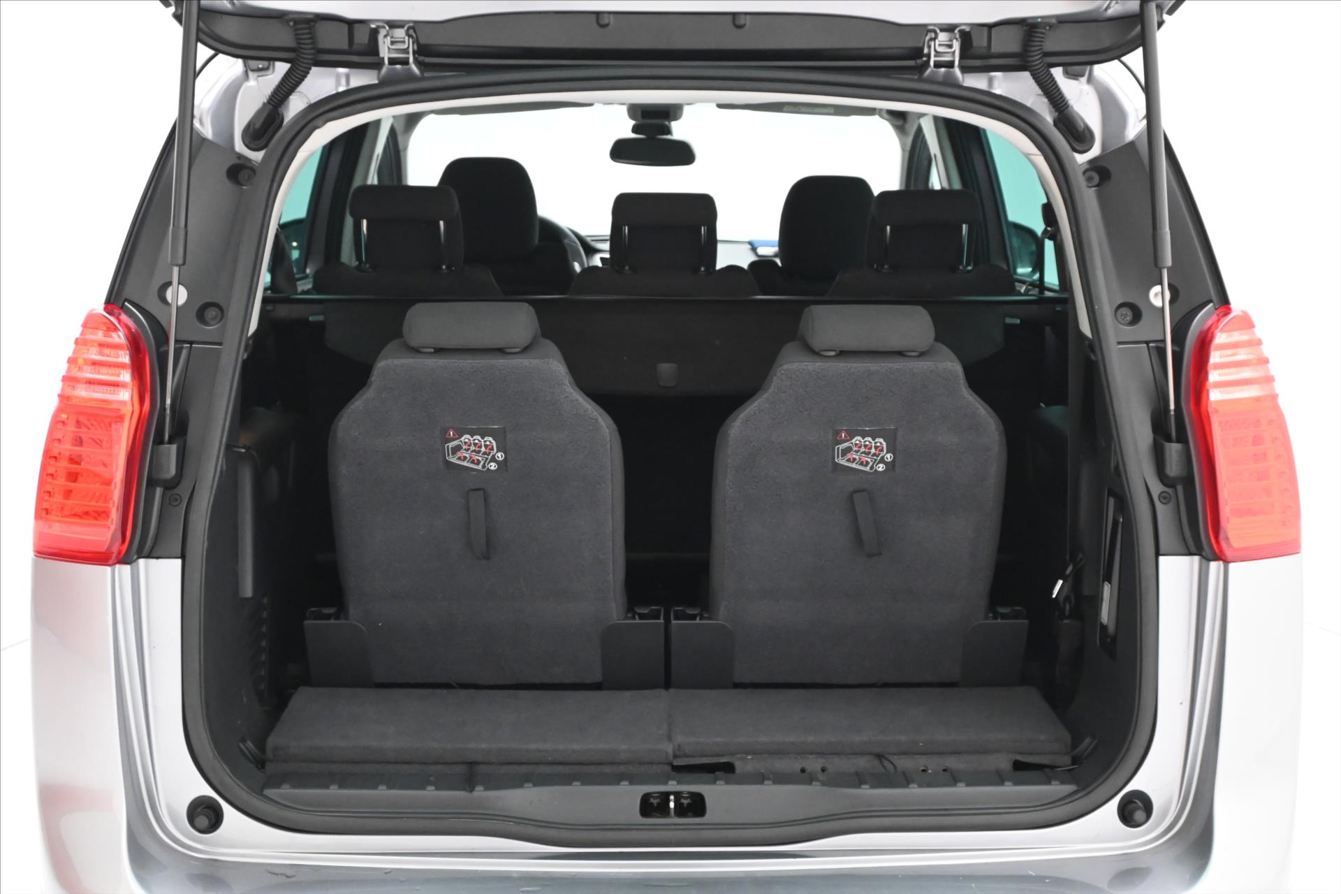 Hlavní fotografie vozu Peugeot 5008 1,6 HDi 84 kW 7/míst PANORAMA Záruka až 5 let (10)