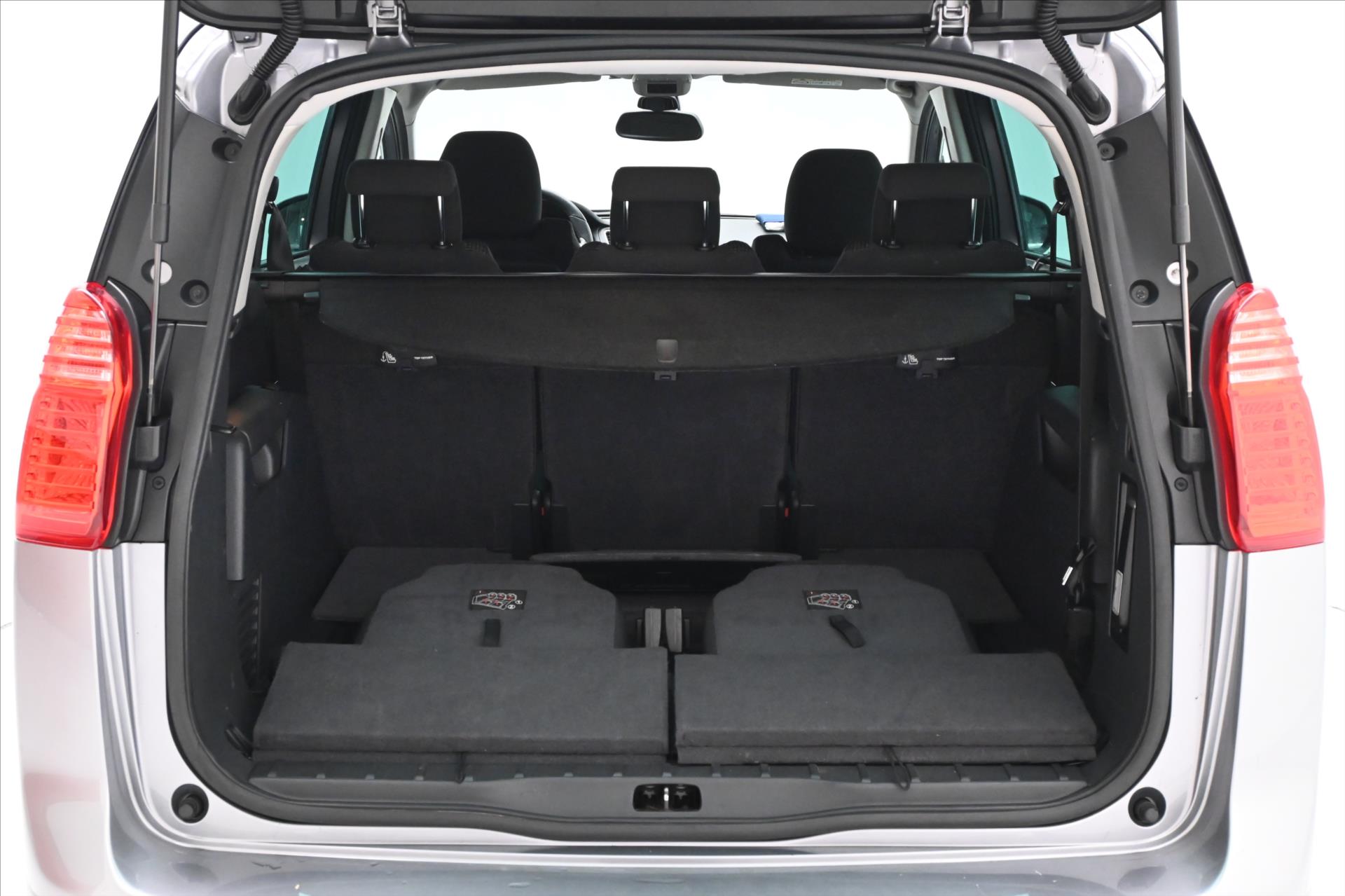 Hlavní fotografie vozu Peugeot 5008 1,6 HDi 84 kW 7/míst PANORAMA Záruka až 5 let (11)