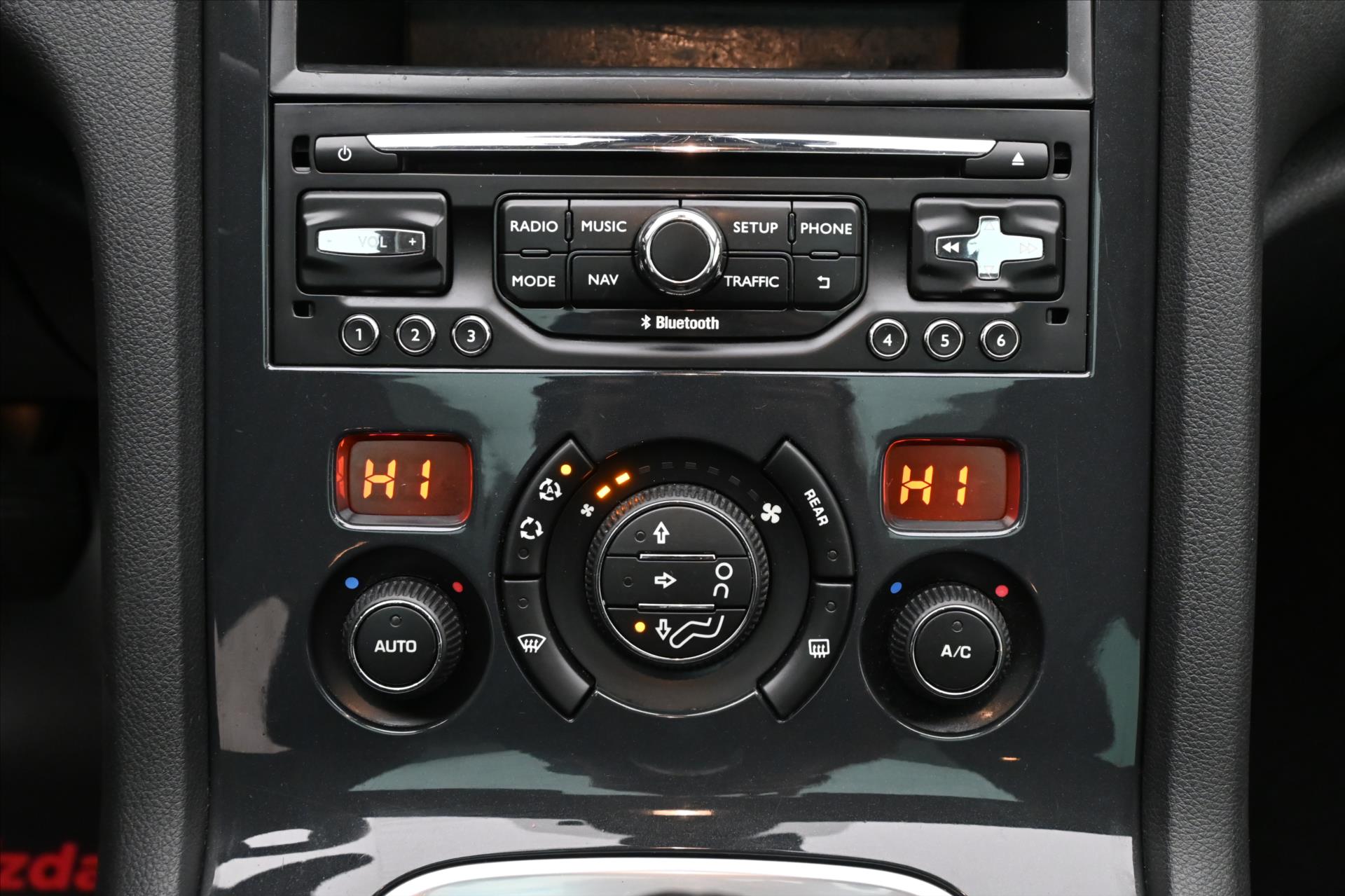 Hlavní fotografie vozu Peugeot 5008 1,6 HDi 84 kW 7/míst PANORAMA Záruka až 5 let (22)