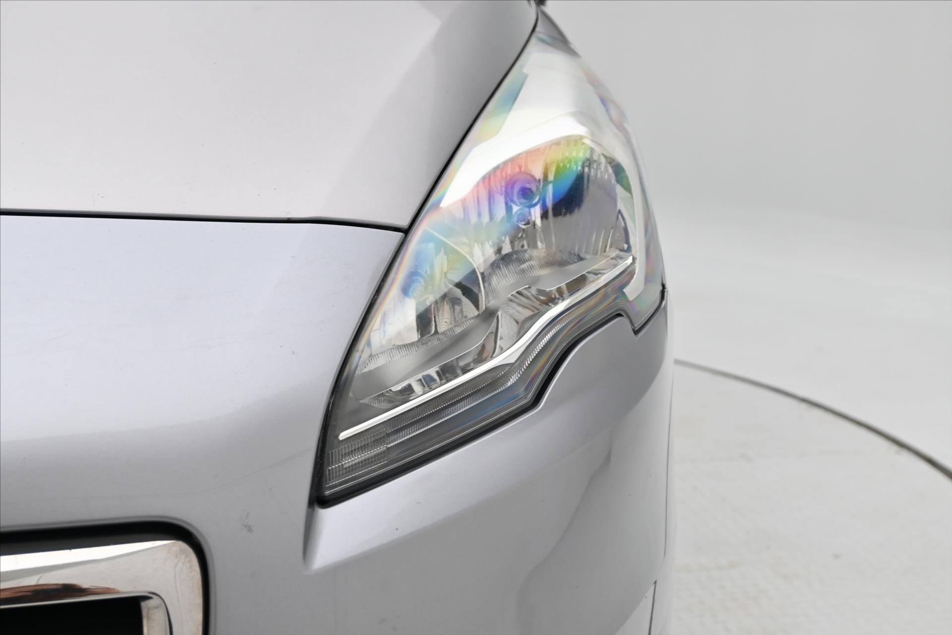 Hlavní fotografie vozu Peugeot 5008 1,6 HDi 84 kW 7/míst PANORAMA Záruka až 5 let (31)