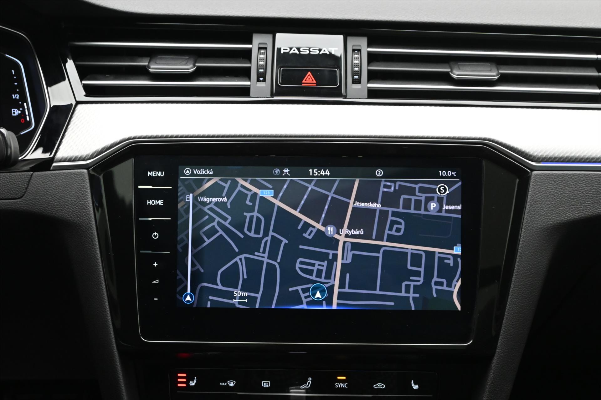 Hlavní fotografie vozu Volkswagen Passat 2,0 TSI 140kW DSG R-Line ZÁRUKA AŽ 5 LET (18)