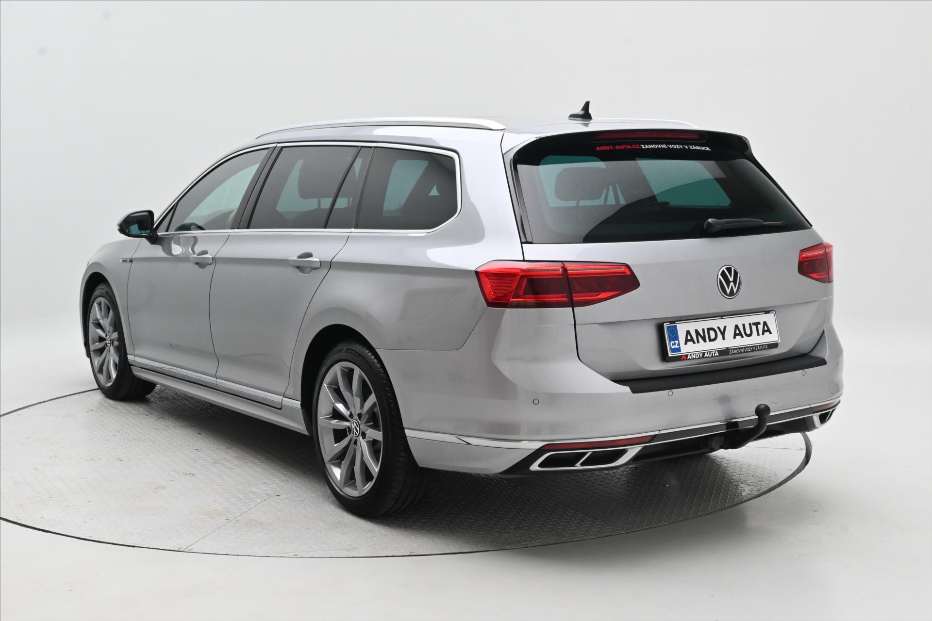 Hlavní fotografie vozu Volkswagen Passat 2,0 TSI 140kW DSG R-Line ZÁRUKA AŽ 5 LET (6)