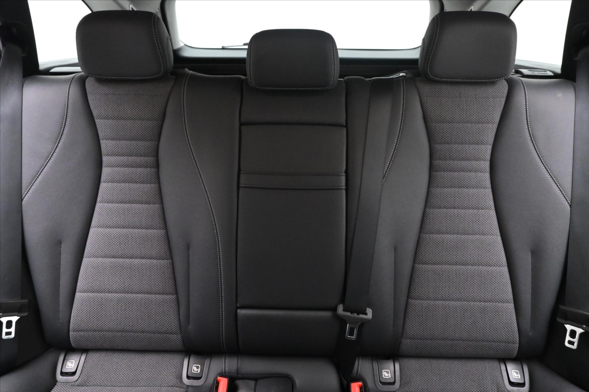 Hlavní fotografie vozu Mercedes-Benz Třídy E 2,0 220d 143kW 9G-Tronic Záruka až 5 let (27)