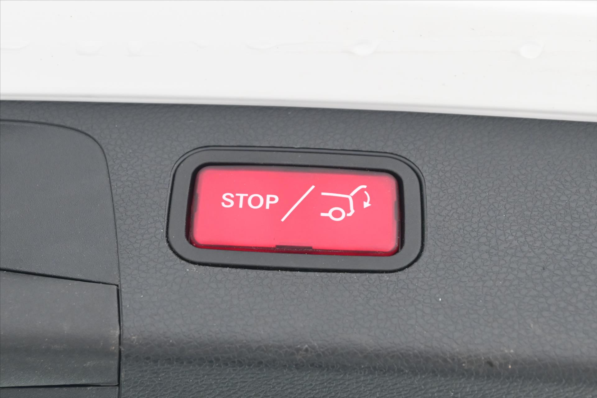 Hlavní fotografie vozu Mercedes-Benz Třídy E 2,0 220d 143kW 9G-Tronic Záruka až 5 let (28)