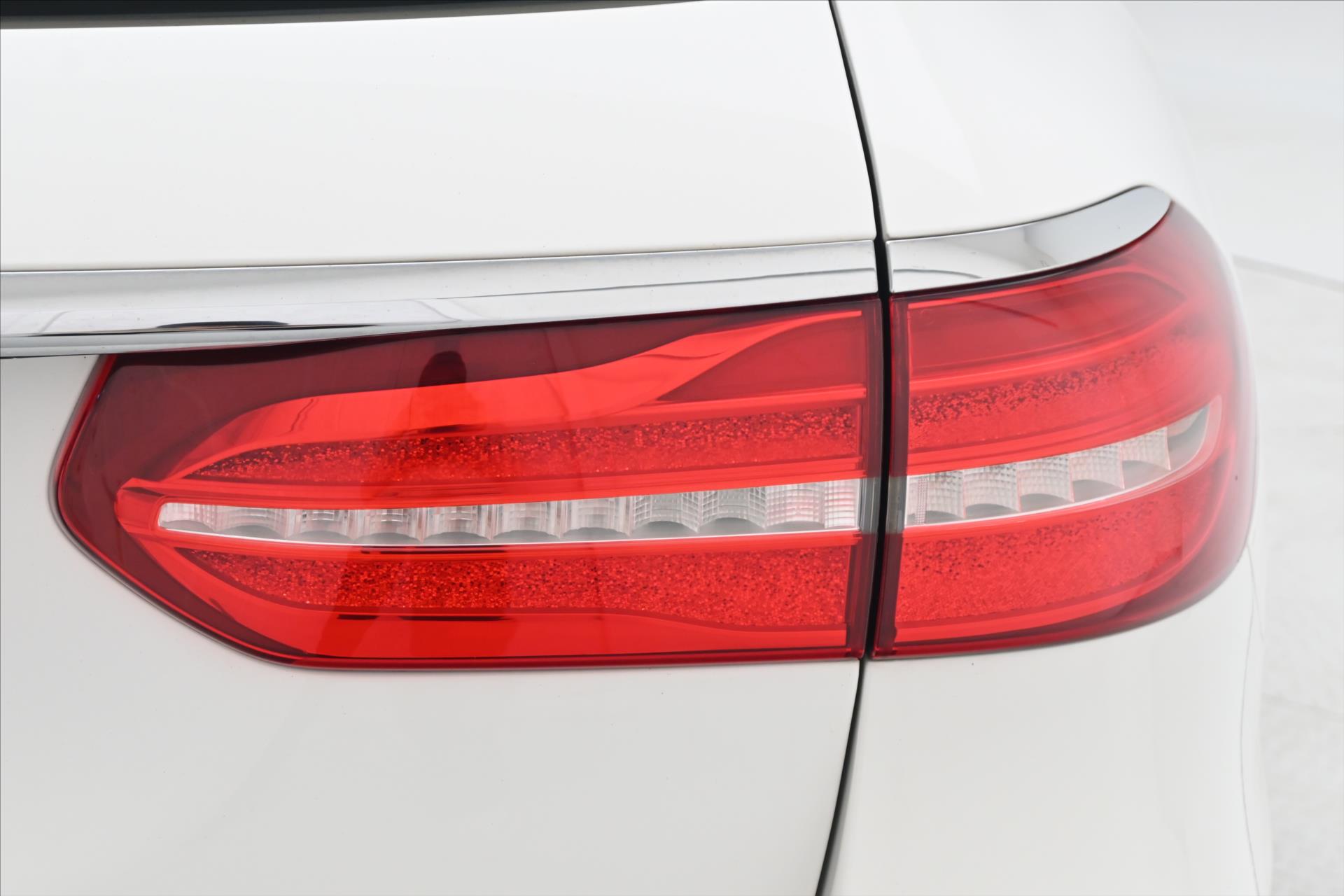 Hlavní fotografie vozu Mercedes-Benz Třídy E 2,0 220d 143kW 9G-Tronic Záruka až 5 let (31)