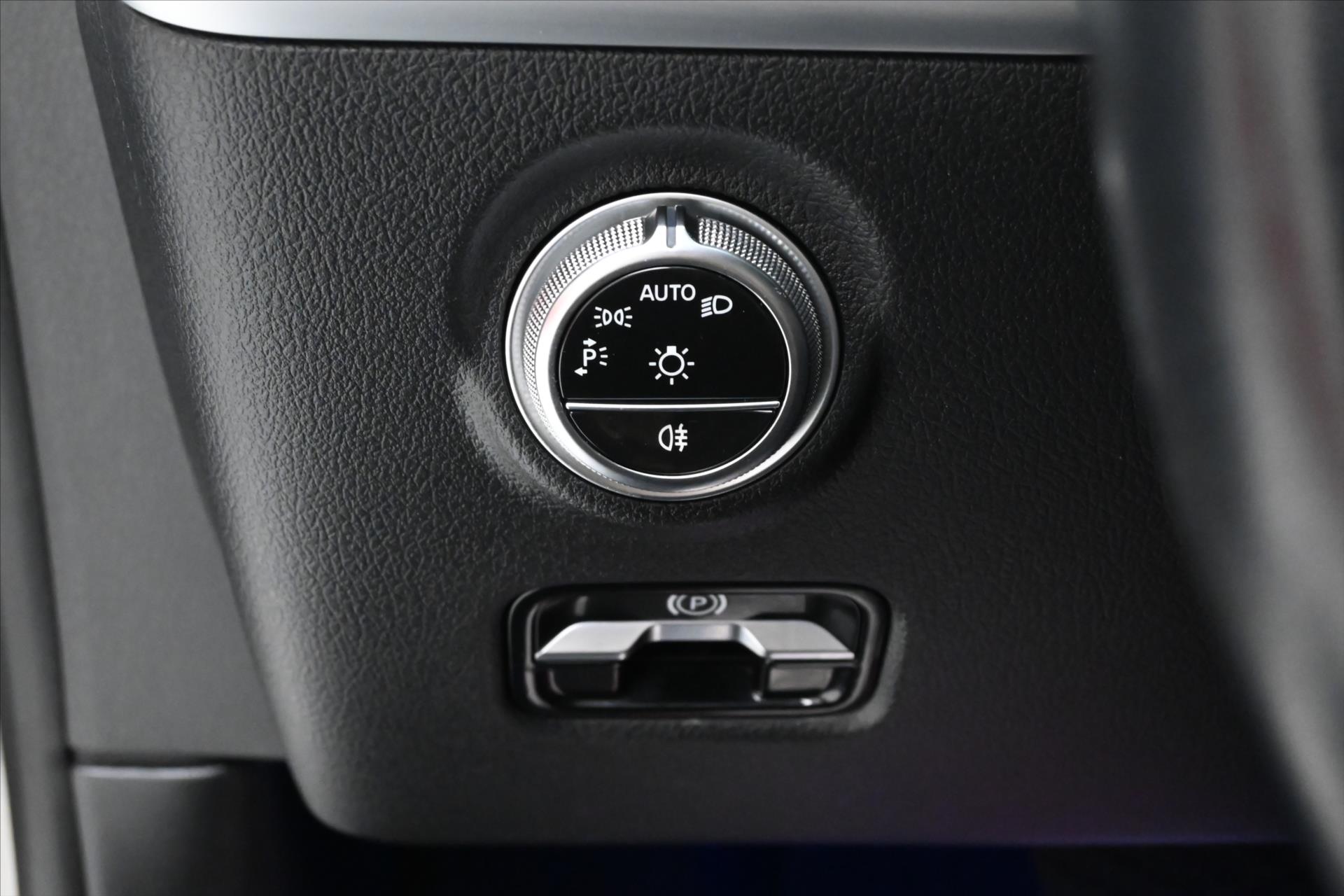 Hlavní fotografie vozu Mercedes-Benz Třídy C 2,0 220d 147kW 9G-Tron. Avantgarde Záruka až 5 let (24)