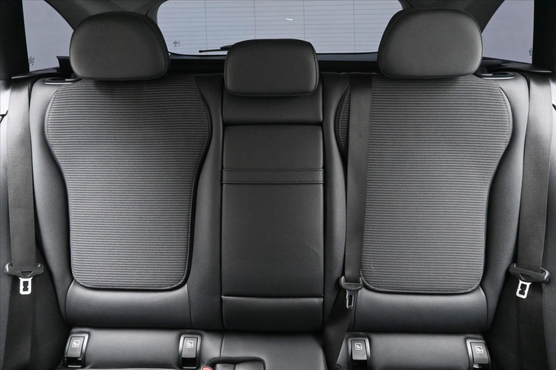 Hlavní fotografie vozu Mercedes-Benz Třídy C 2,0 220d 147kW 9G-Tron. Avantgarde Záruka až 5 let (25)