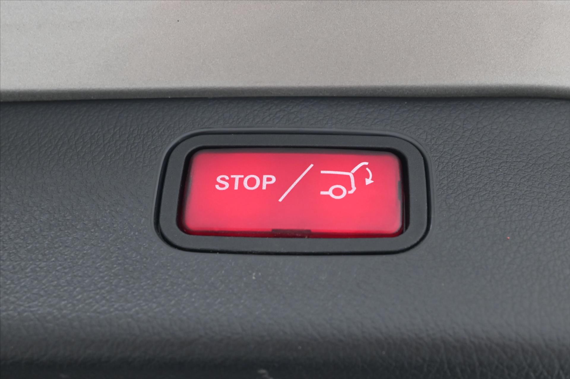 Hlavní fotografie vozu Mercedes-Benz Třídy C 2,0 220d 147kW 9G-Tron. Avantgarde Záruka až 5 let (26)