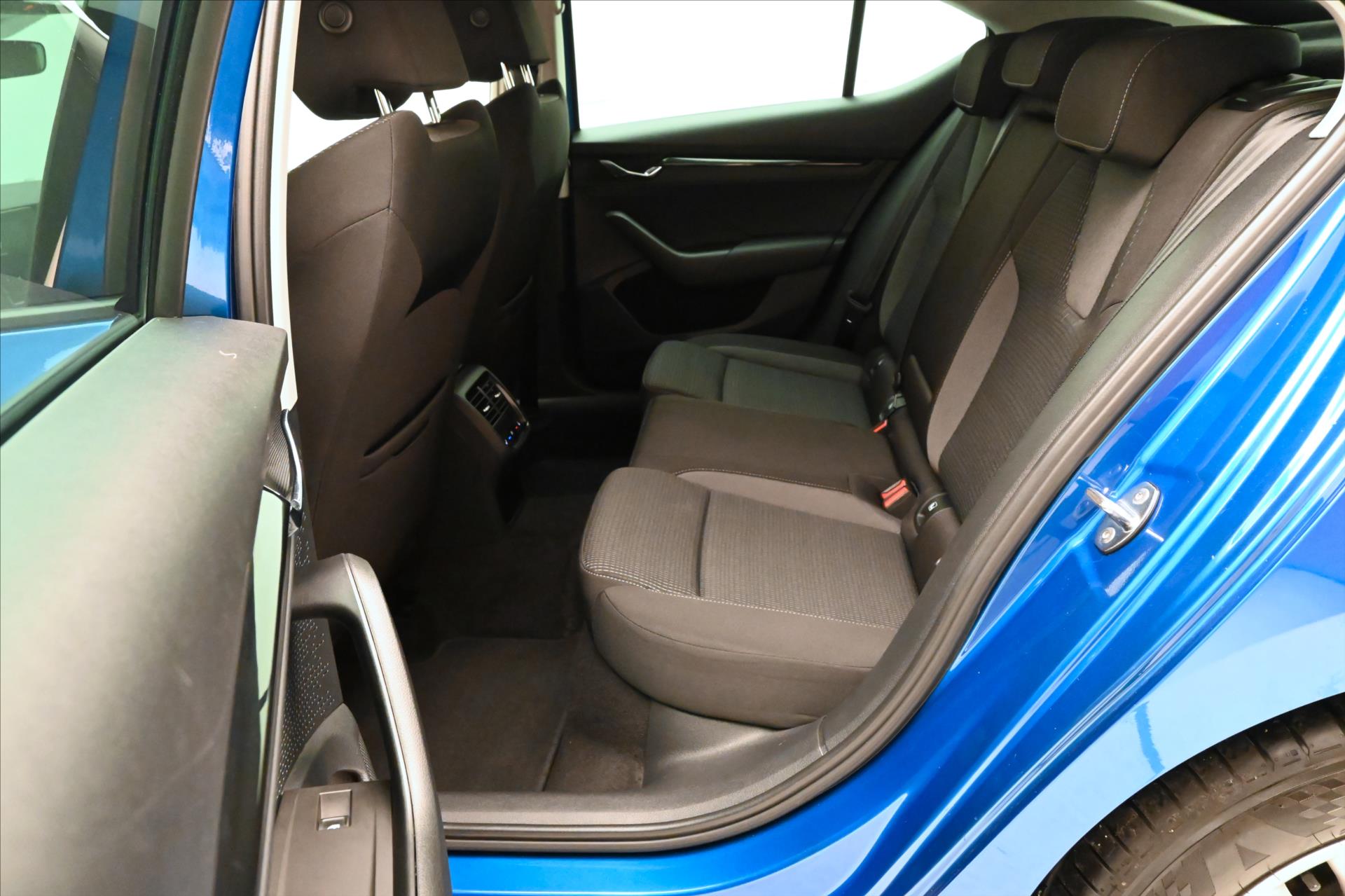 Hlavní fotografie vozu Škoda Octavia 2,0 TDI 110kW AMBITION Záruka až 5 let (13)