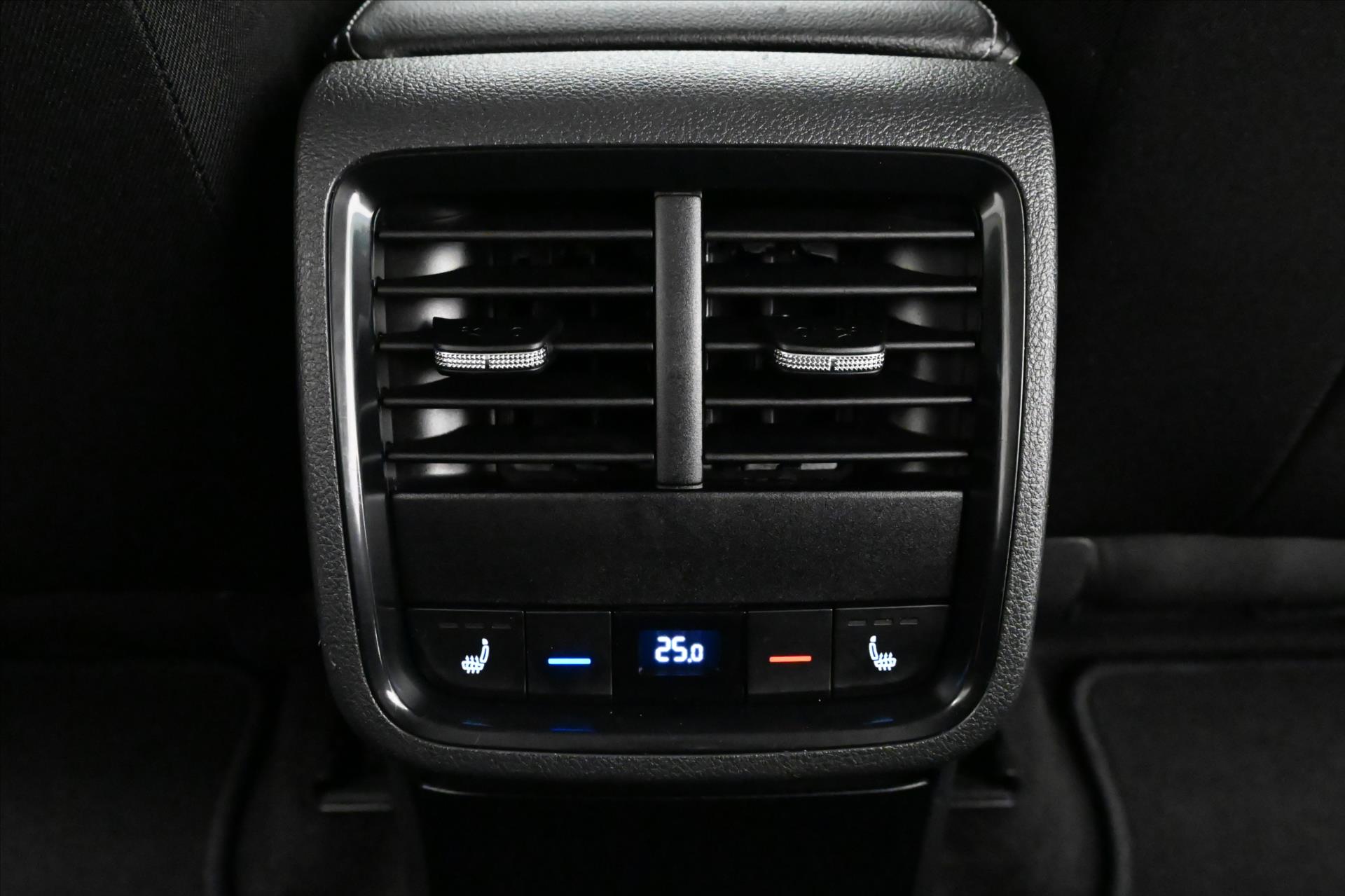 Hlavní fotografie vozu Škoda Octavia 2,0 TDI 110kW AMBITION Záruka až 5 let (22)