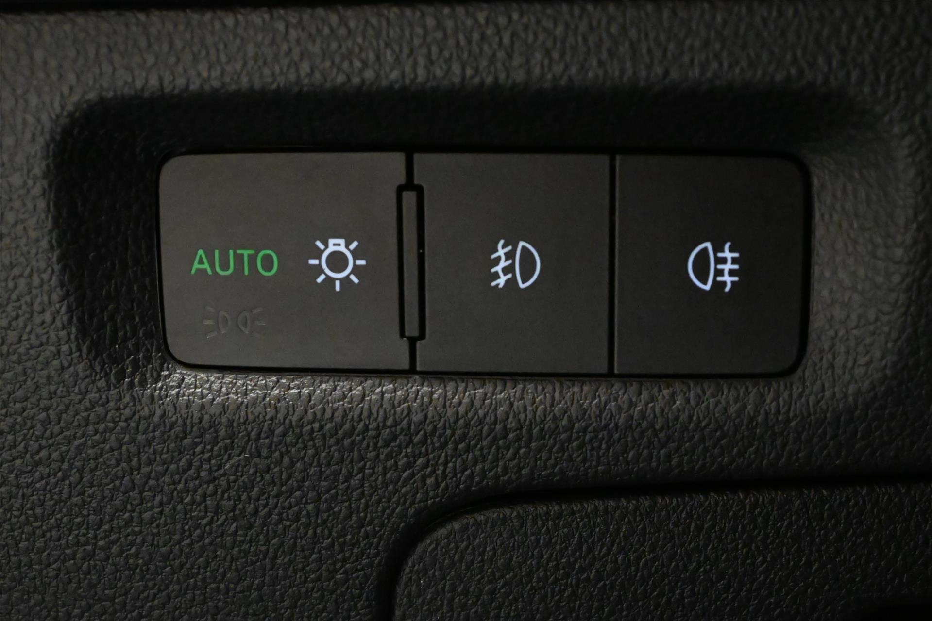 Hlavní fotografie vozu Škoda Octavia 2,0 TDI 110kW AMBITION Záruka až 5 let (27)