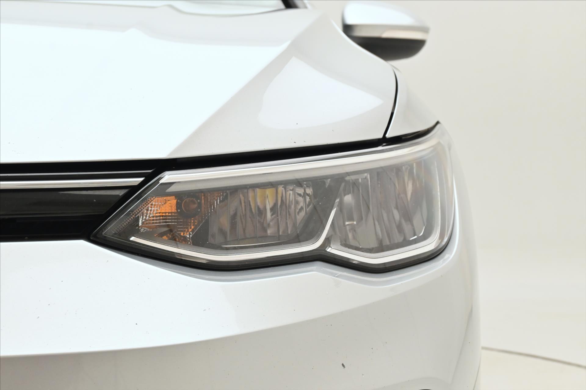 Hlavní fotografie vozu Volkswagen Golf 2,0 TDI 85kW Life DSG Záruka až 5 let (30)