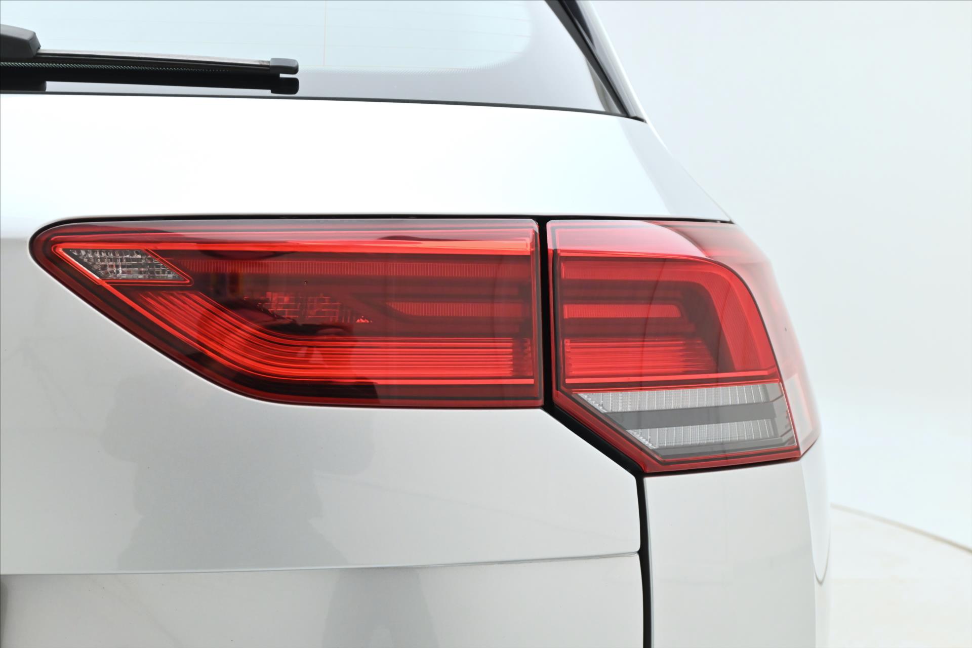 Hlavní fotografie vozu Volkswagen Golf 2,0 TDI 85kW Life DSG Záruka až 5 let (31)