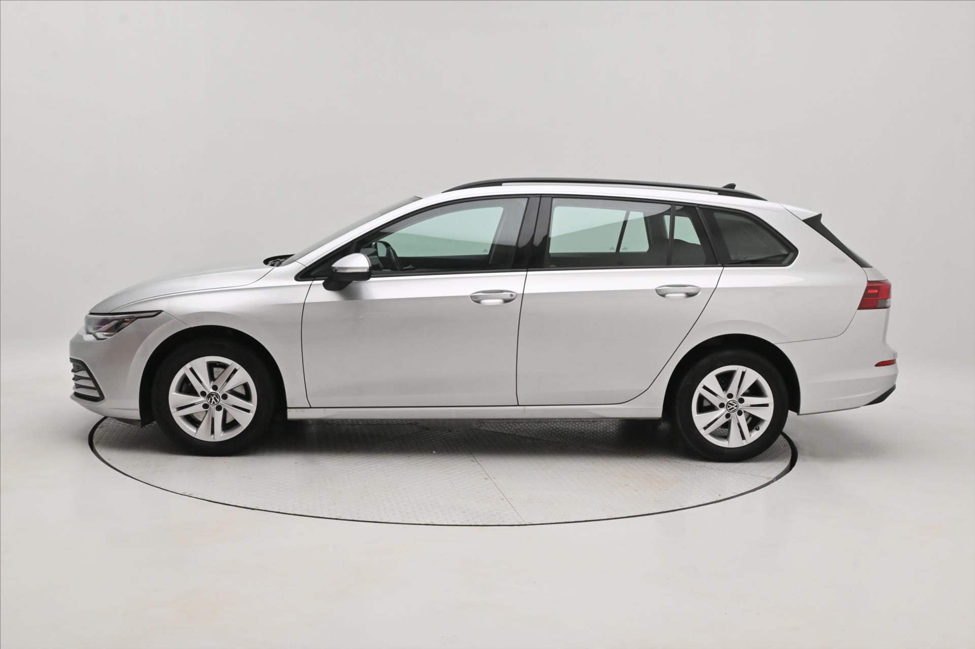 Hlavní fotografie vozu Volkswagen Golf 2,0 TDI 85kW Life DSG Záruka až 5 let (7)