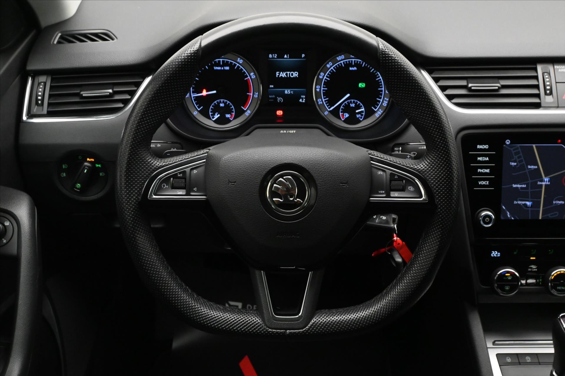 Hlavní fotografie vozu Škoda Octavia 1,5 TSI 110 kW DSG Business Záruka až 5 let (18)