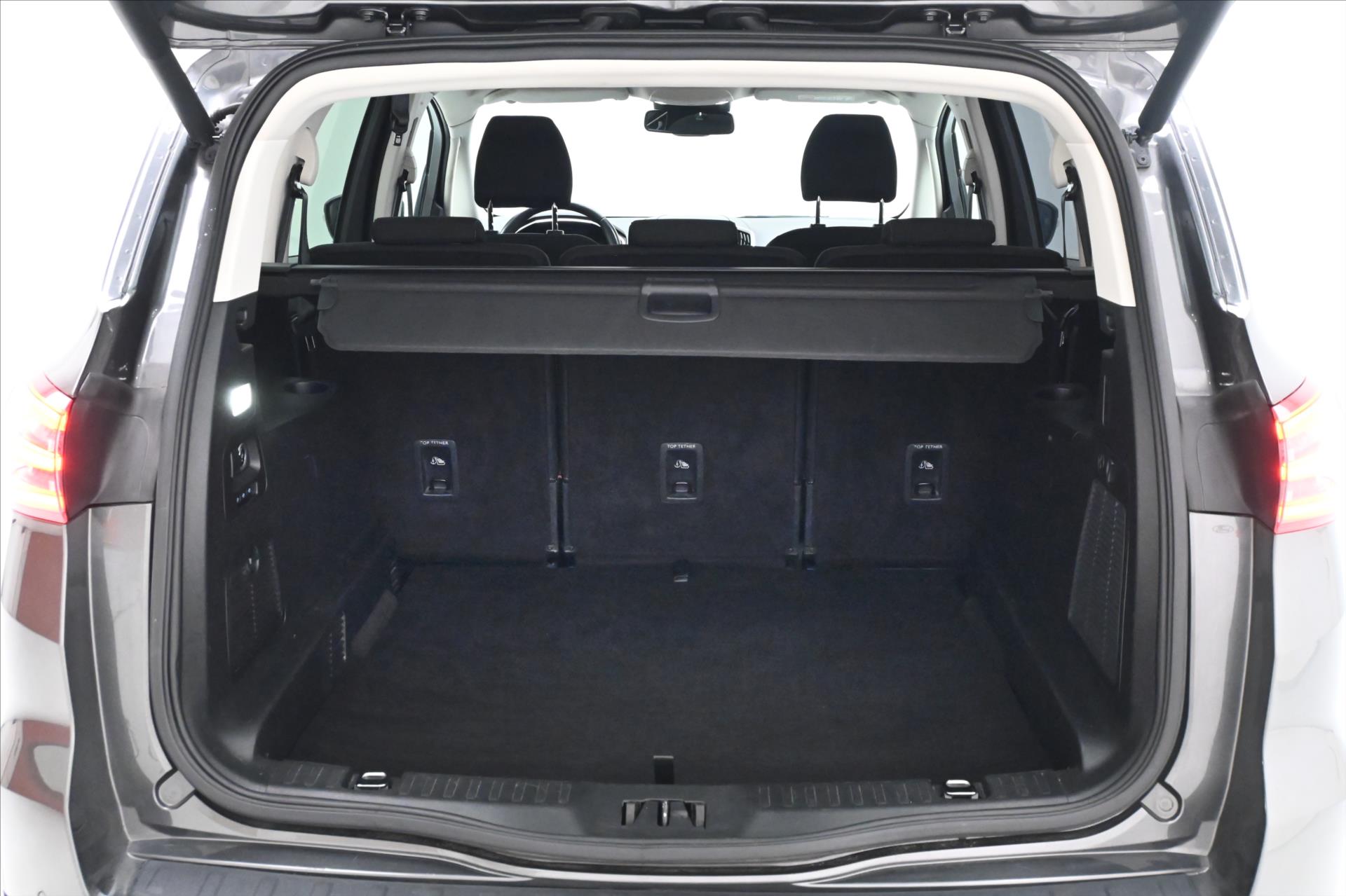 Hlavní fotografie vozu Ford S-MAX 2,0 EcoBlue 140 kW AT8 Záruka až 5 let (11)