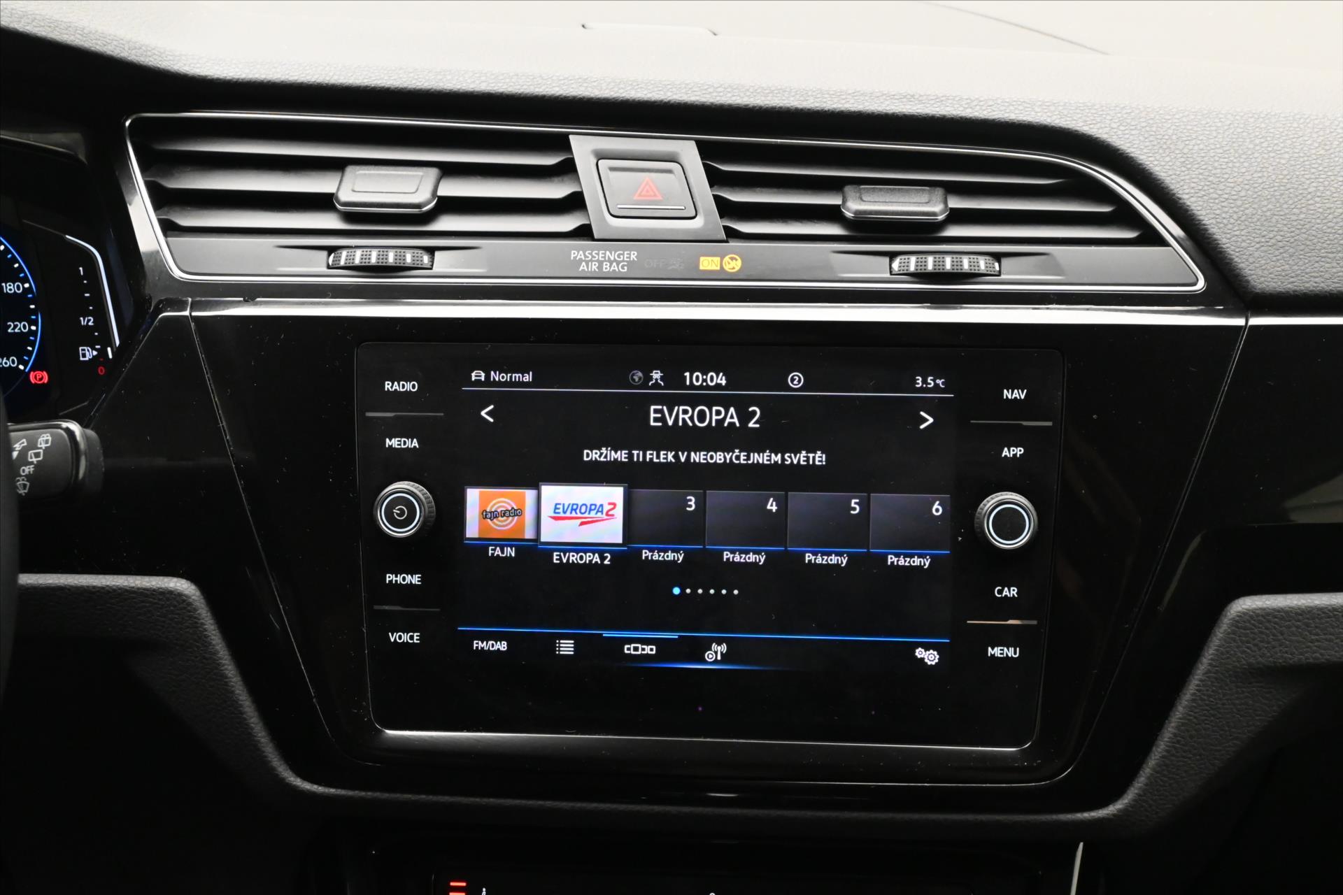 Hlavní fotografie vozu Volkswagen Touran 2,0 TDI 110kW DSG 7/Míst HIGHLINE Záruka až 5 let (19)