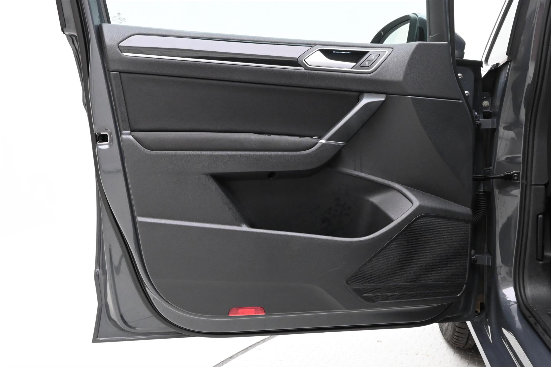 Hlavní fotografie vozu Volkswagen Touran 2,0 TDI 110kW DSG 7/Míst HIGHLINE Záruka až 5 let (24)