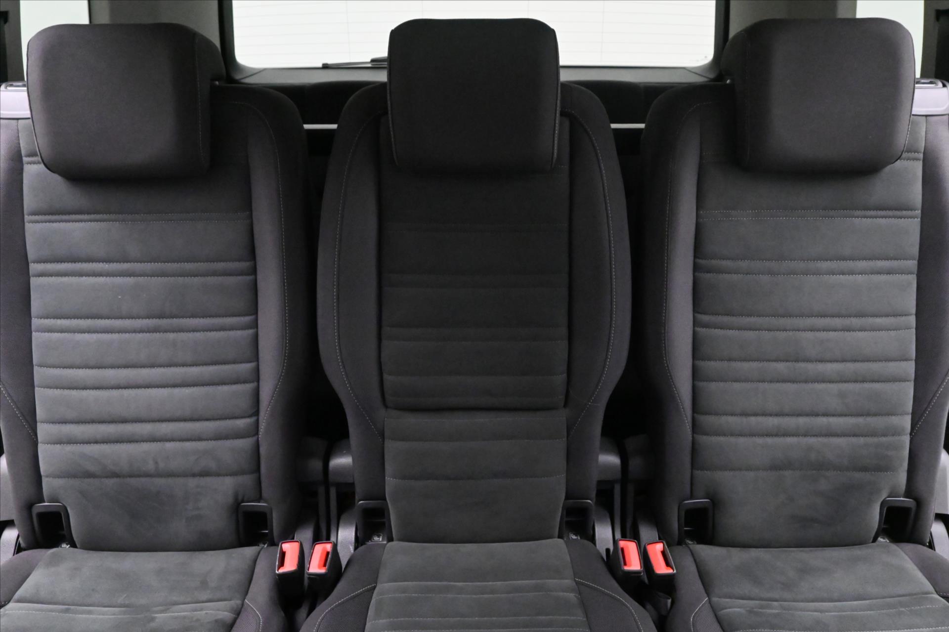 Hlavní fotografie vozu Volkswagen Touran 2,0 TDI 110kW DSG 7/Míst HIGHLINE Záruka až 5 let (27)