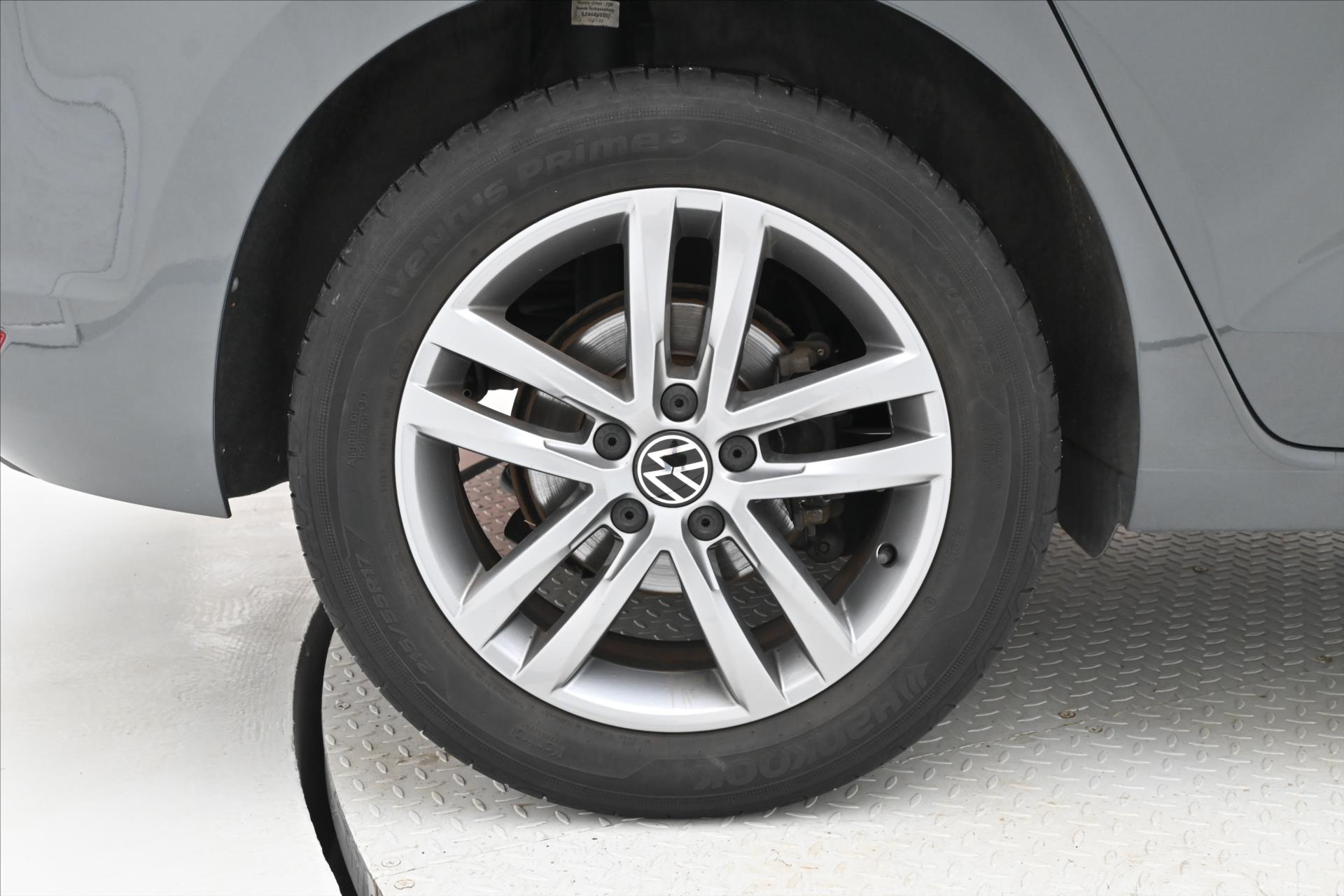 Hlavní fotografie vozu Volkswagen Touran 2,0 TDI 110kW DSG 7/Míst HIGHLINE Záruka až 5 let (33)