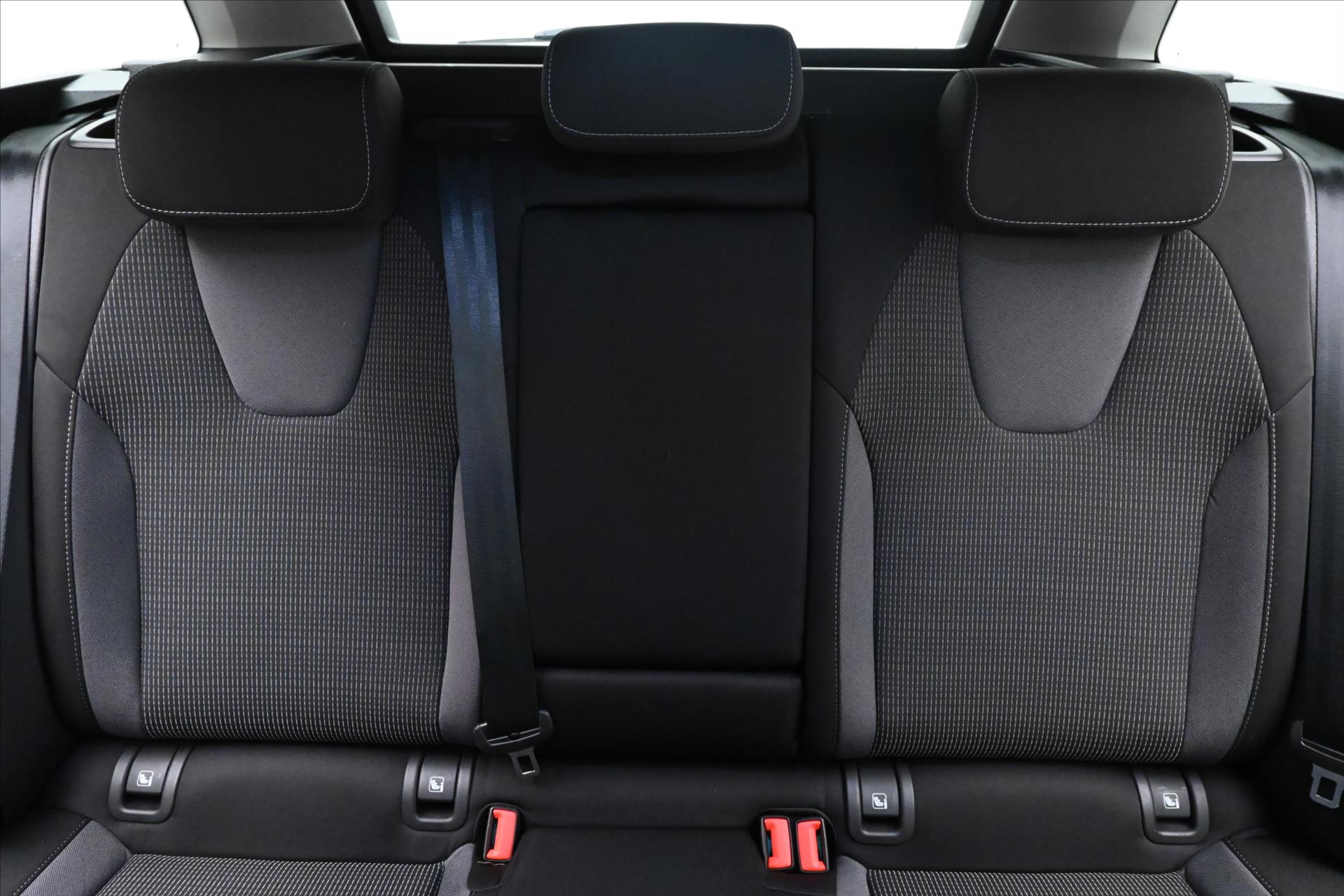 Hlavní fotografie vozu Škoda Octavia 2,0 TDI 110 kW BUSINESS DSG Záruka až 5 let (26)