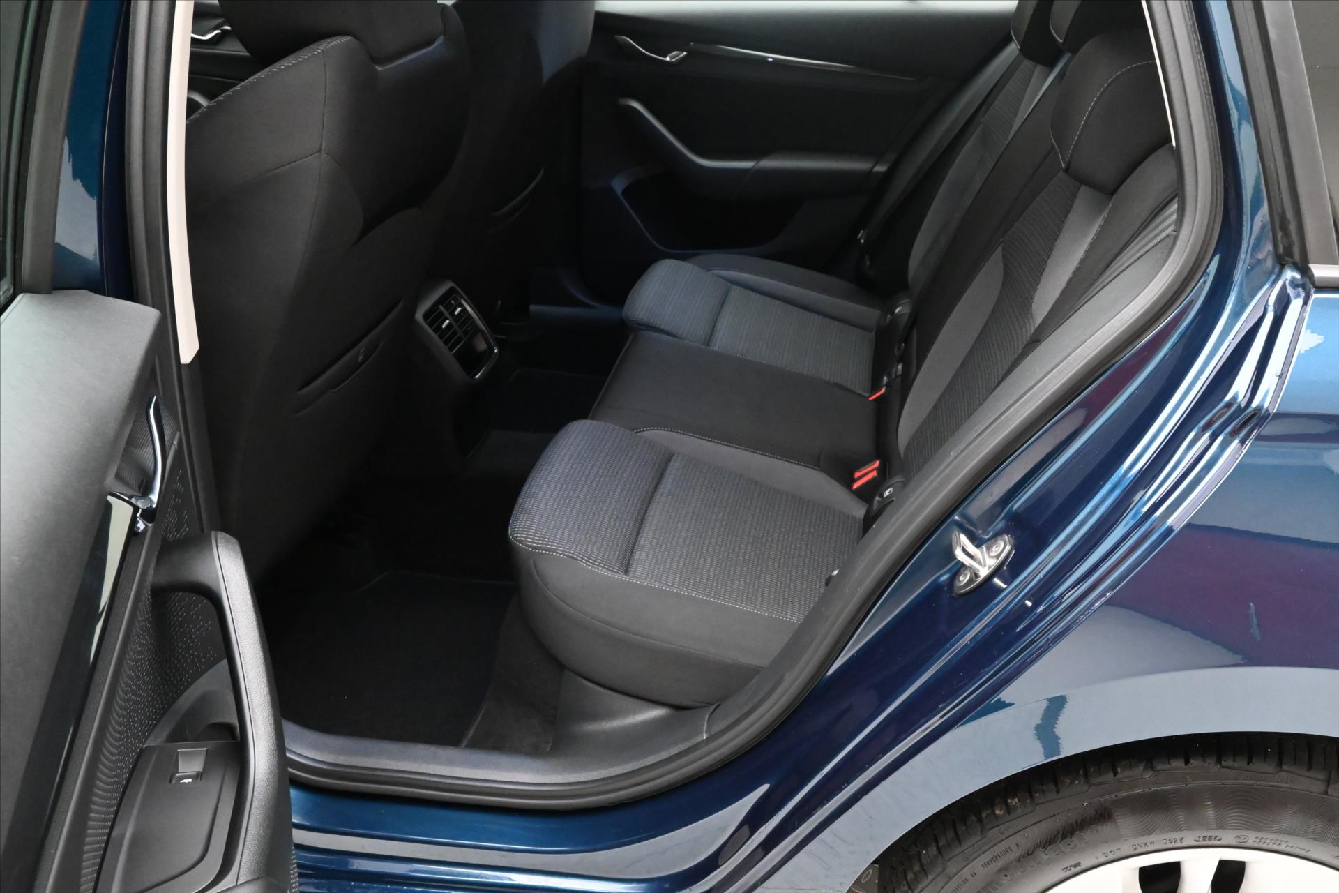 Hlavní fotografie vozu Škoda Octavia 2,0 TDI 110 kW DSG Business Záruka až 5 let (14)