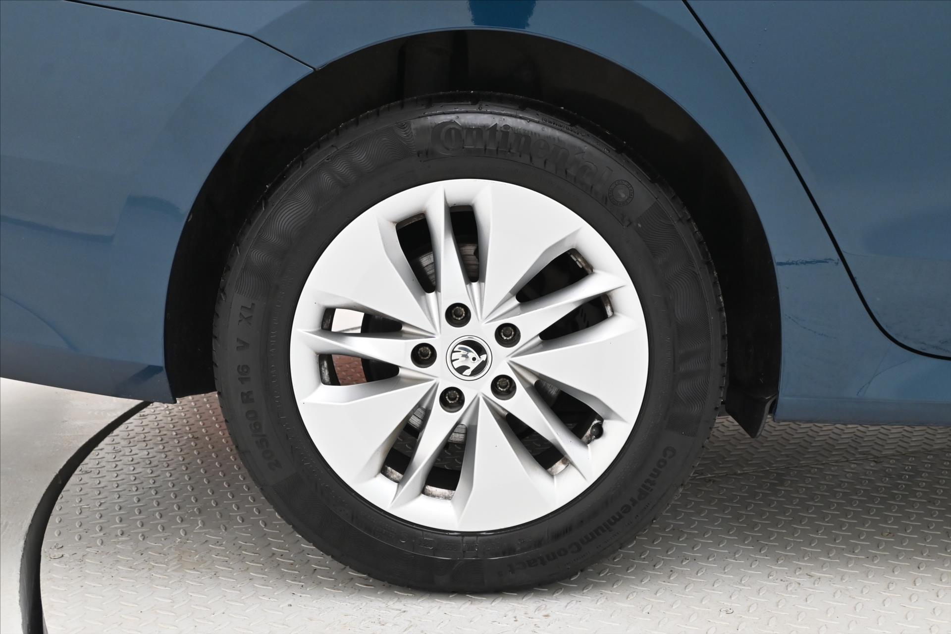 Hlavní fotografie vozu Škoda Octavia 2,0 TDI 110 kW DSG Business Záruka až 5 let (32)