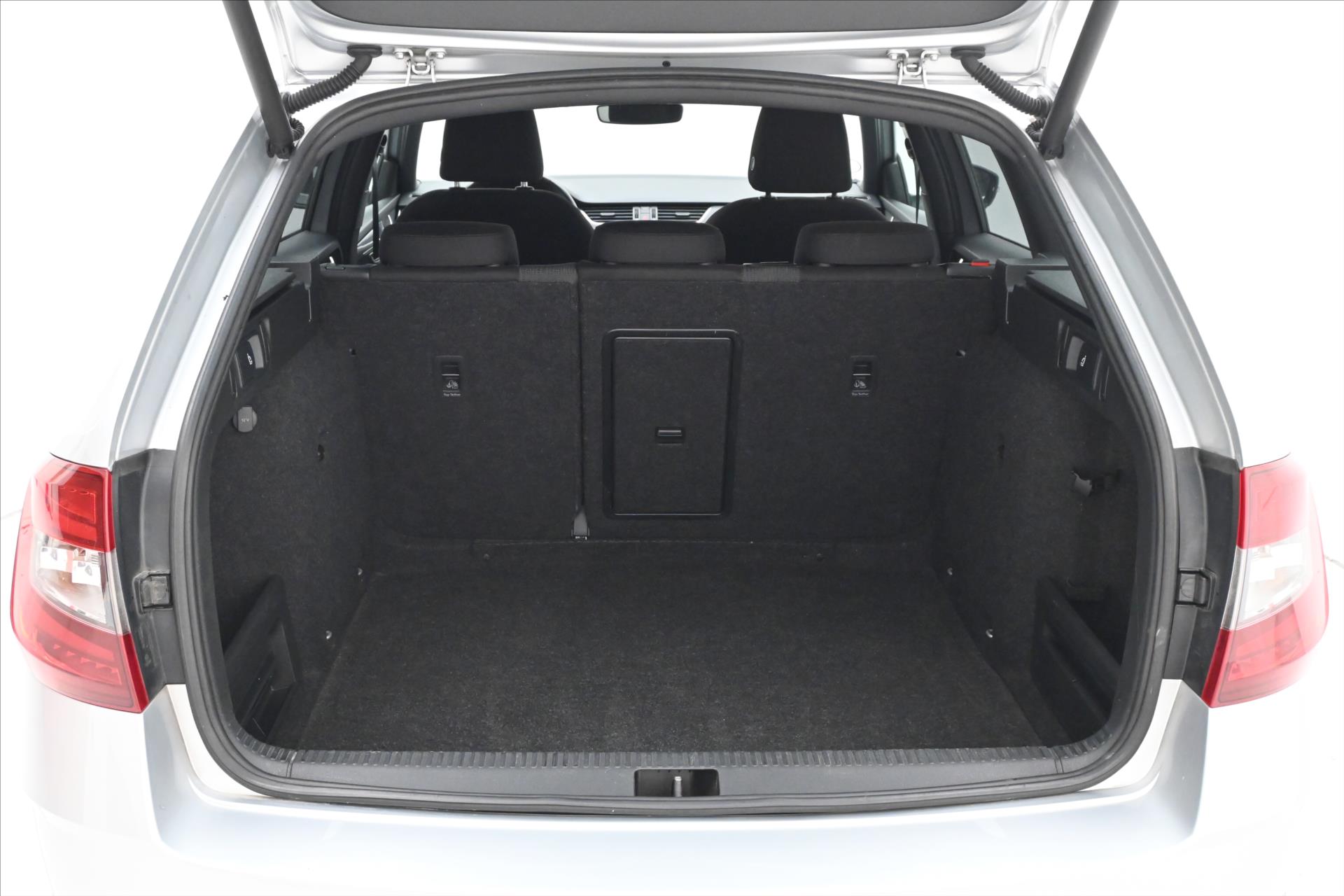 Hlavní fotografie vozu Škoda Octavia 2,0 TDI 110 kW DSG STYLE Záruka až 5 let (9)