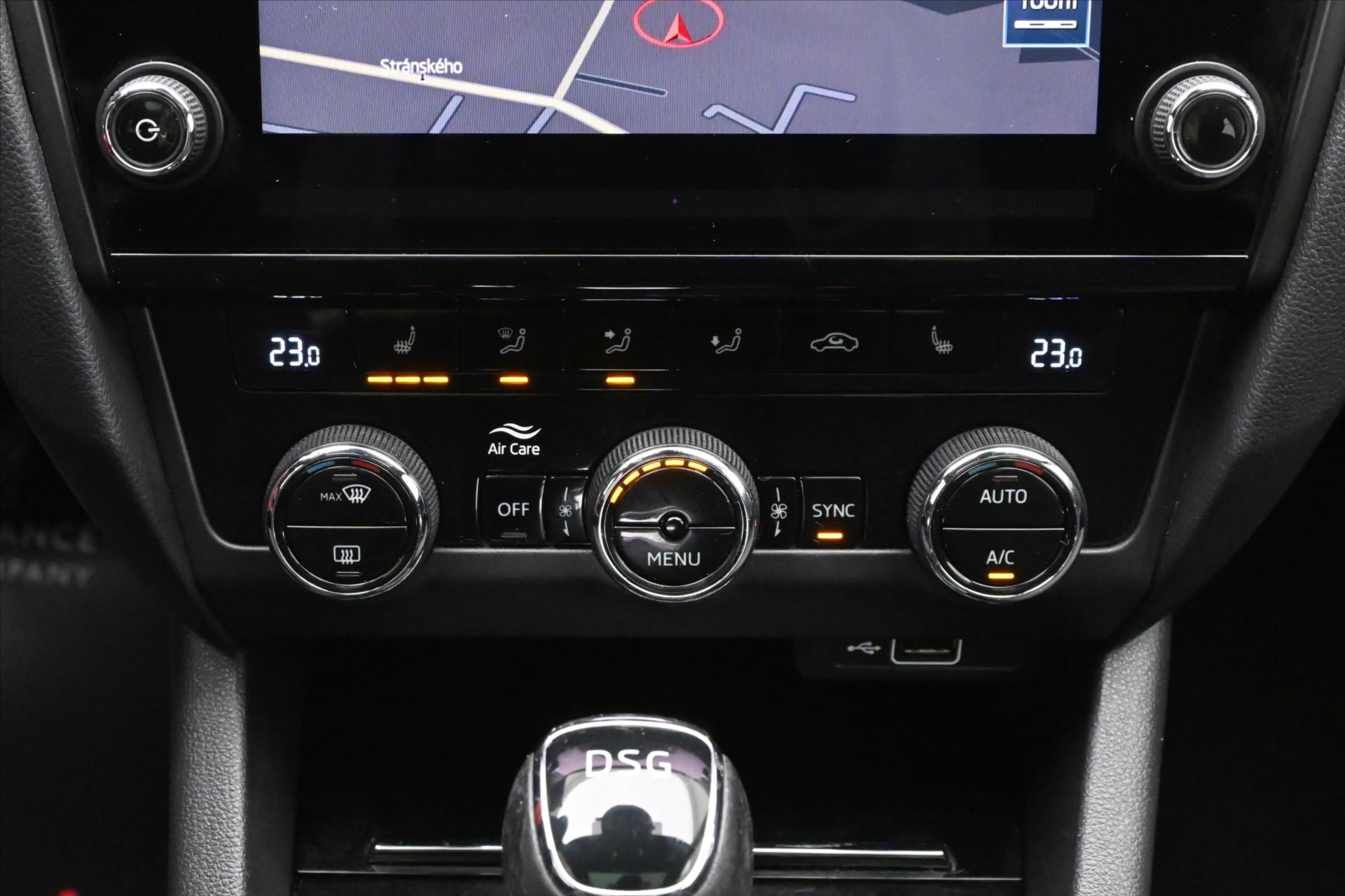 Hlavní fotografie vozu Škoda Octavia 2,0 TDI 110 kW DSG STYLE Záruka až 5 let (23)