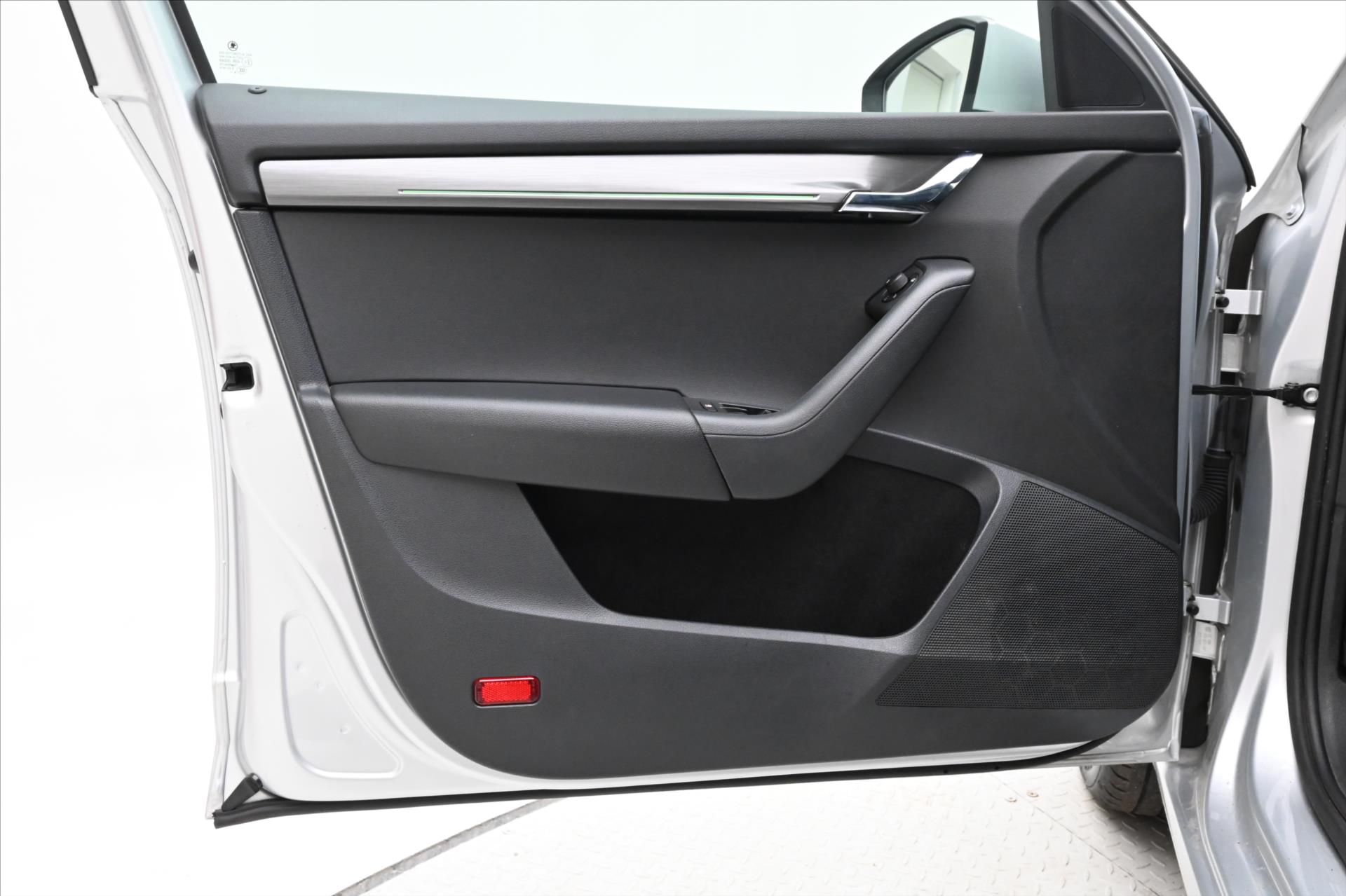 Hlavní fotografie vozu Škoda Octavia 2,0 TDI 110 kW DSG STYLE Záruka až 5 let (25)