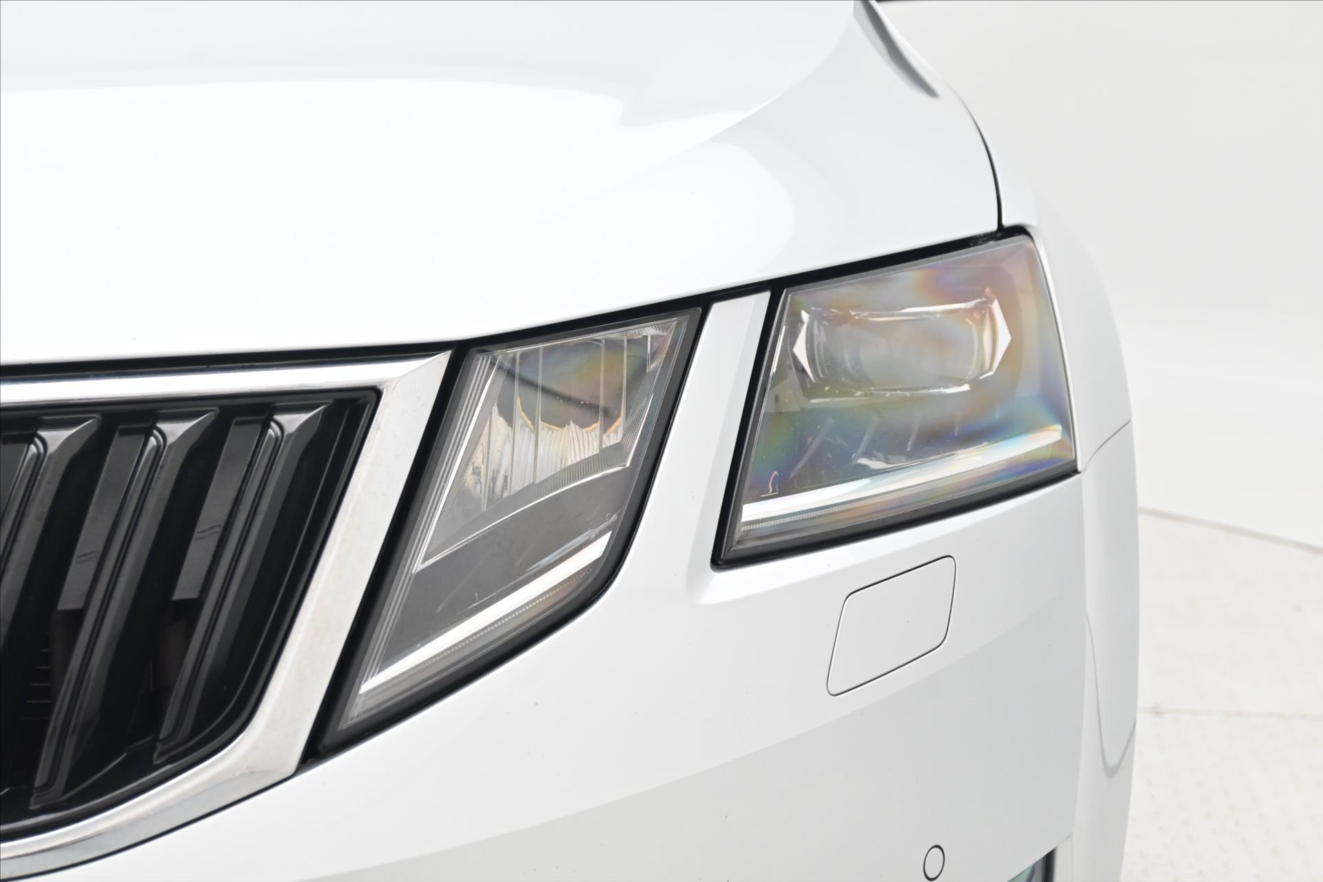 Hlavní fotografie vozu Škoda Octavia 2,0 TDI 110 kW DSG STYLE Záruka až 5 let (33)