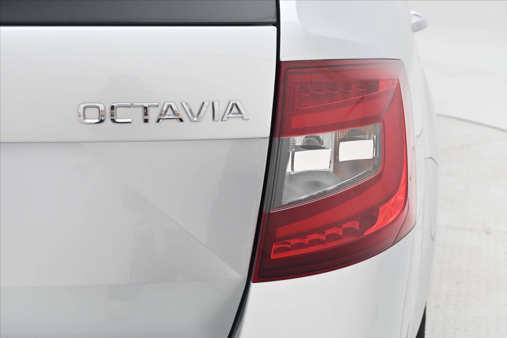 Hlavní fotografie vozu Škoda Octavia 2,0 TDI 110 kW DSG STYLE Záruka až 5 let (34)