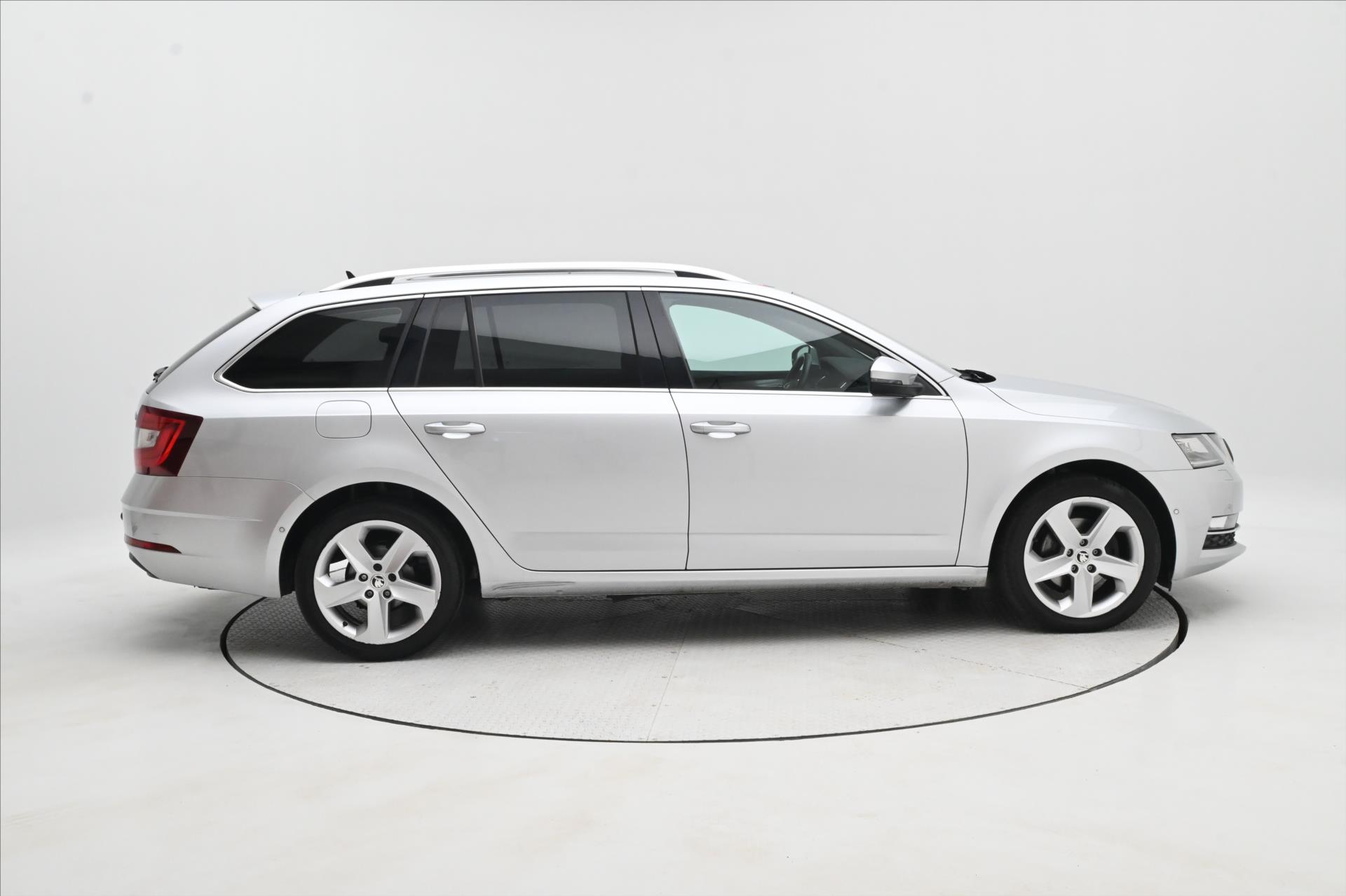 Hlavní fotografie vozu Škoda Octavia 2,0 TDI 110 kW DSG STYLE Záruka až 5 let (3)