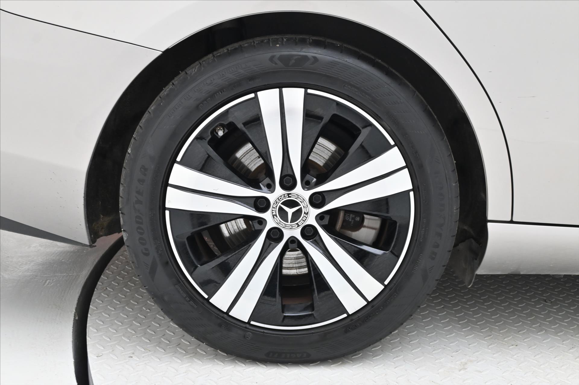 Hlavní fotografie vozu Mercedes-Benz Třídy C 2,0 220d 147kW 4MATIC 9G-Tron. Záruka až 5 let (30)