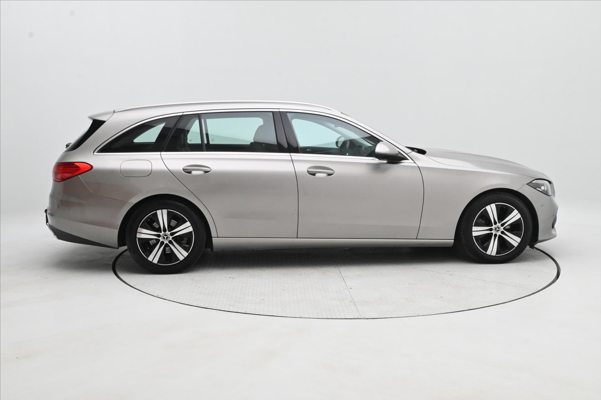 Hlavní fotografie vozu Mercedes-Benz Třídy C 2,0 220d 147kW 4MATIC 9G-Tron. Záruka až 5 let (3)