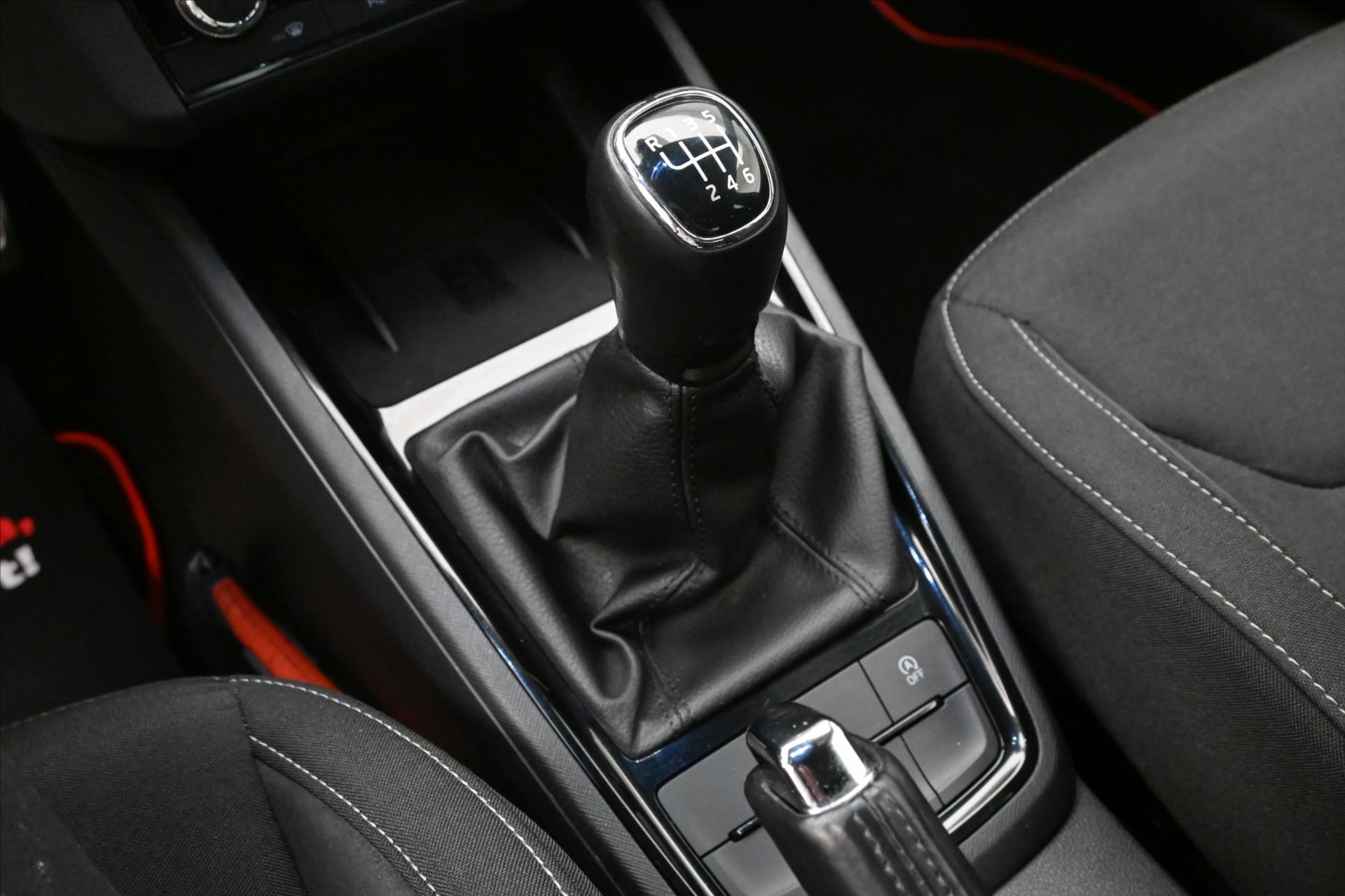 Hlavní fotografie vozu Škoda Kamiq 1,0 TSI 81kW Sport Business Záruka až 5 let (22)