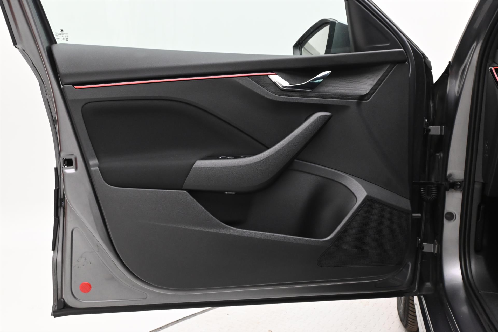 Hlavní fotografie vozu Škoda Kamiq 1,0 TSI 81kW Sport Business Záruka až 5 let (23)