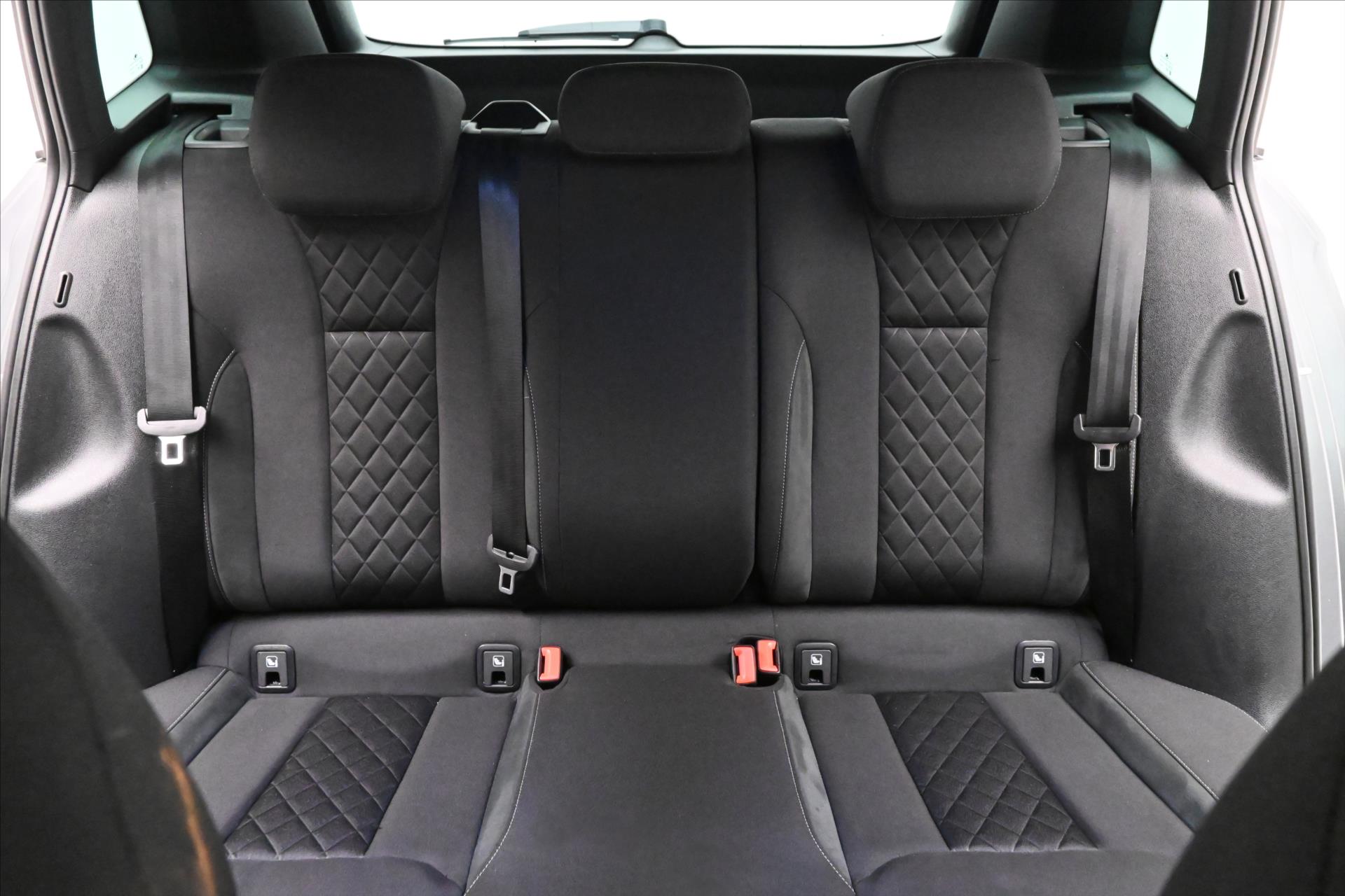 Main photo of the car Skoda Kamiq 1.0 TSI 81kW Sport Business Warranty up to 5 years (26)